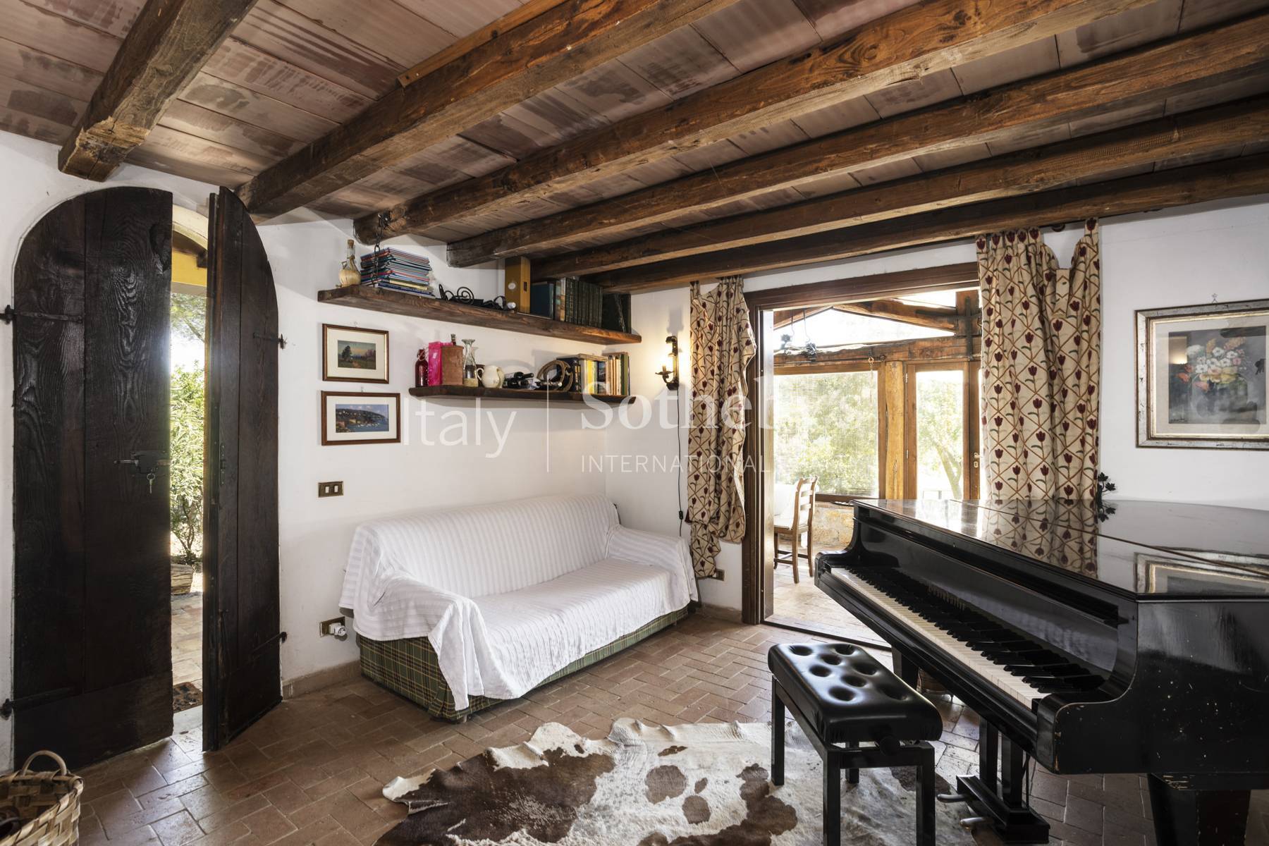  Tuscan farmhouse with outbuilding to restore - 物件實景