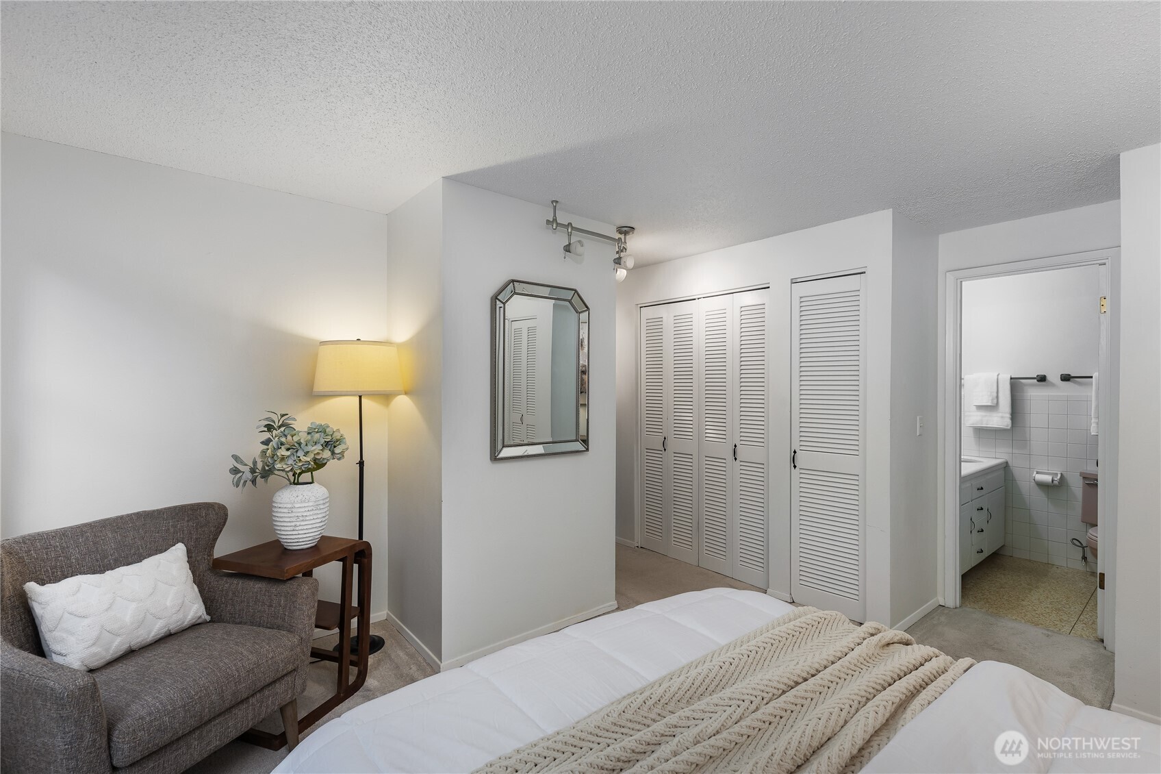 Bellevue, Washington, 98008, United States, 5 Bedrooms Bedrooms, ,2 BathroomsBathrooms,Residential,For Sale,2003304