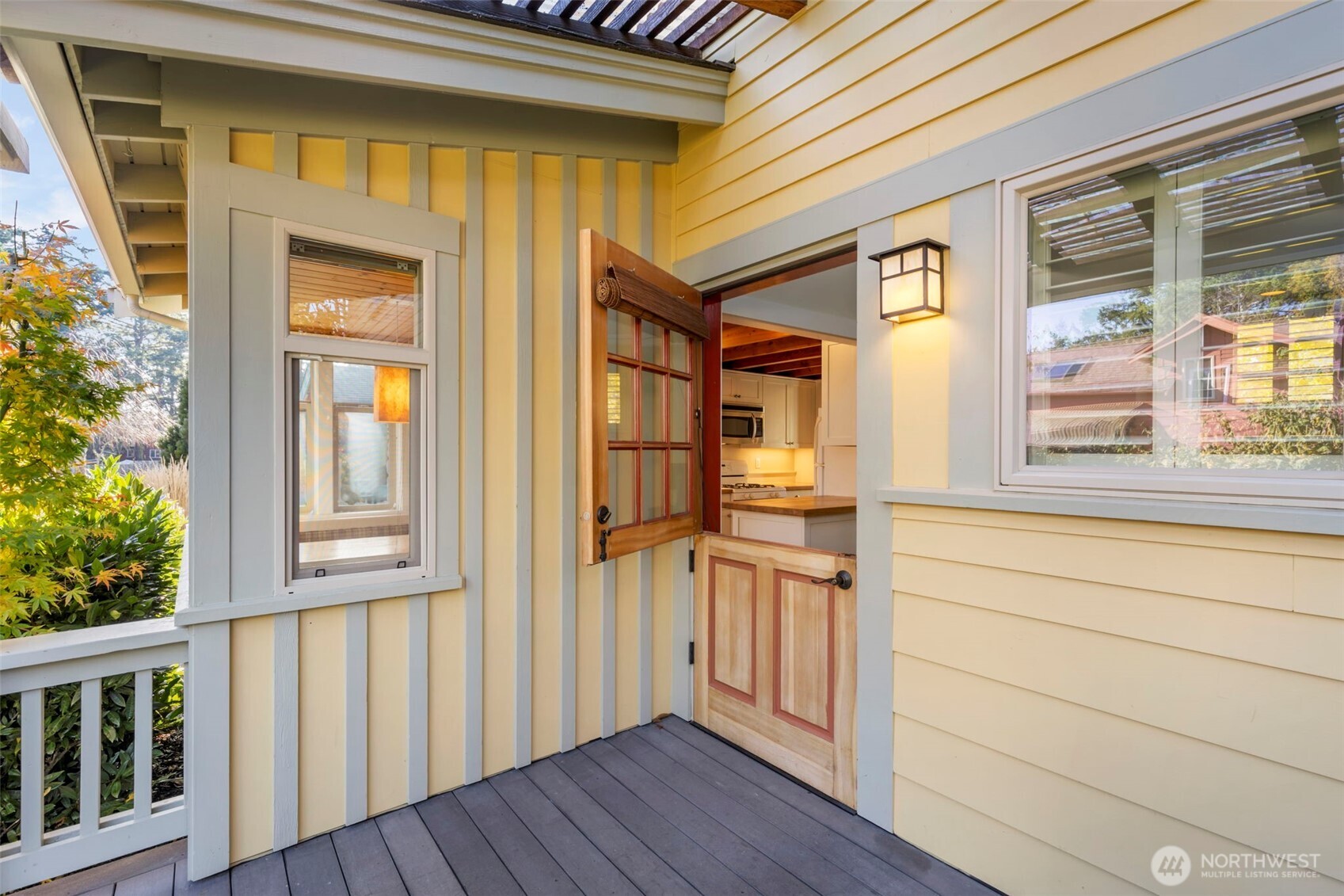 Port Townsend, Washington, 98368, United States, 2 Bedrooms Bedrooms, ,1 BathroomBathrooms,Residential,For Sale,1989470