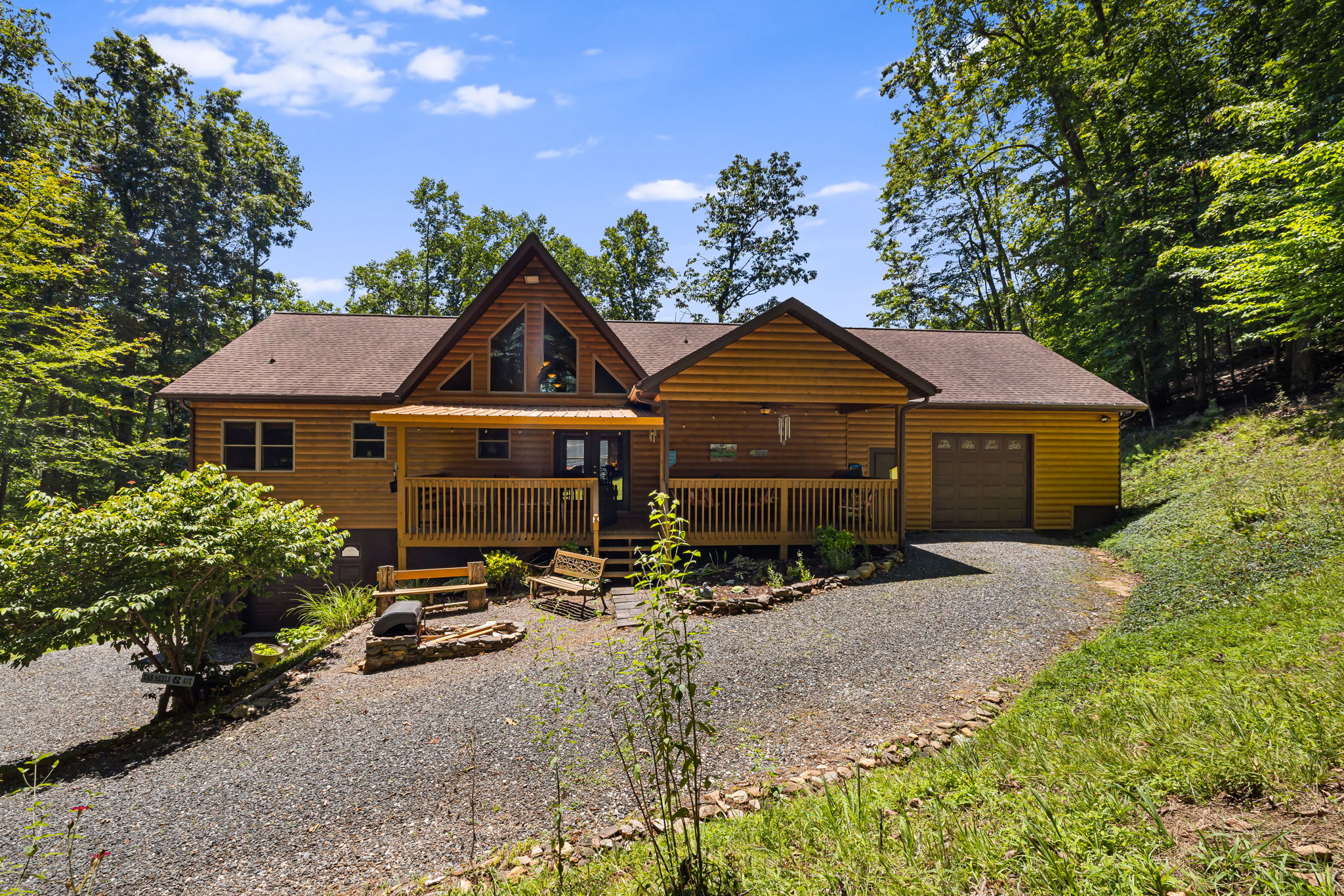 Burnsville, North Carolina, 28714, United States, 2 Bedrooms Bedrooms, ,Residential,For Sale,1931797