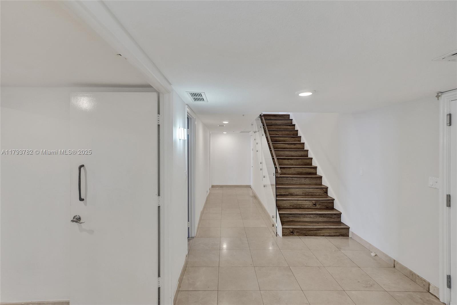 Aventura, Florida, 33180, United States, 5 Bedrooms Bedrooms, ,4 BathroomsBathrooms,Residential,For Sale,1794425