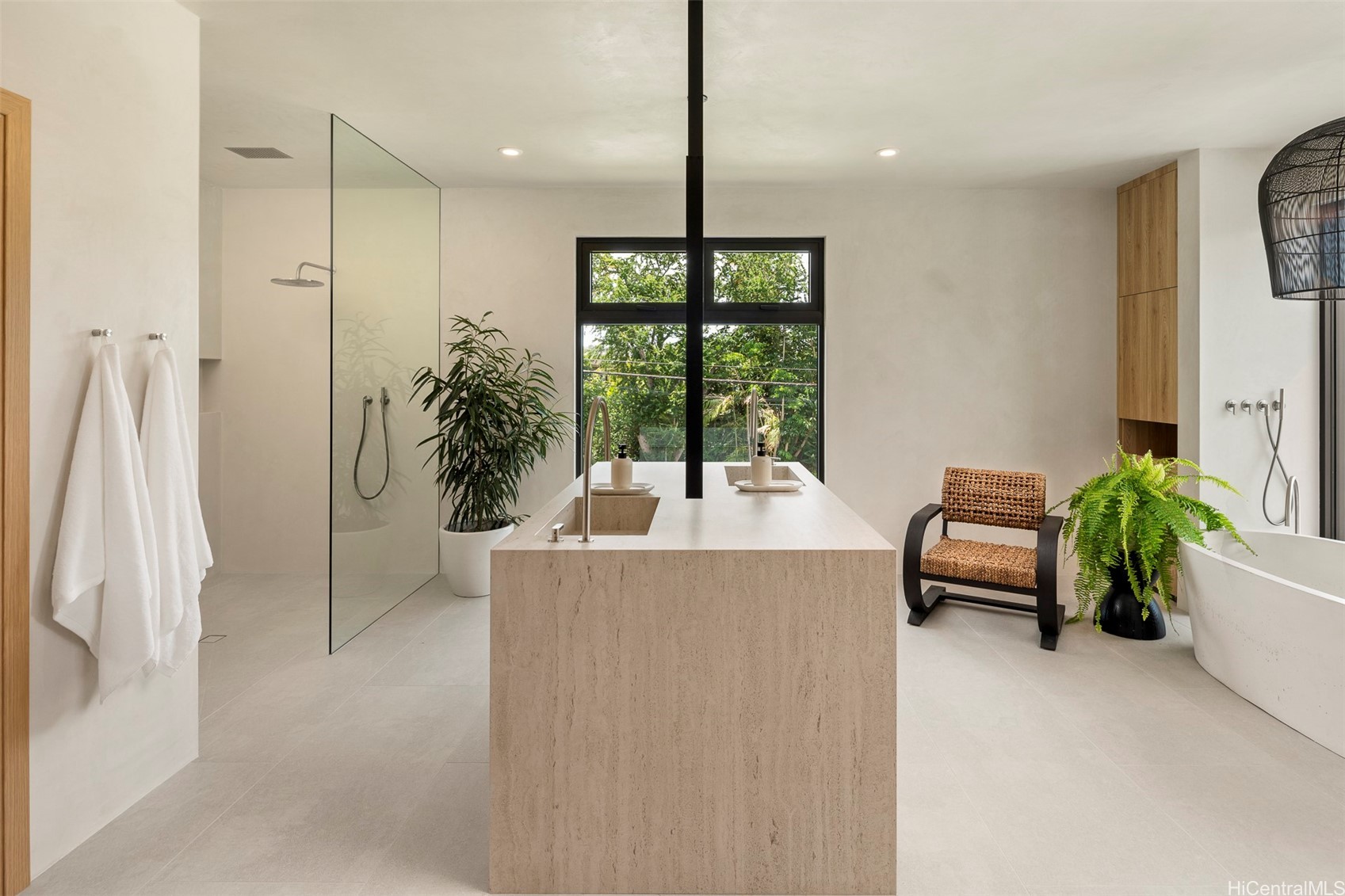 Honolulu, Hawaii, 96816, United States, 5 Bedrooms Bedrooms, ,6 BathroomsBathrooms,Residential,For Sale,1911393