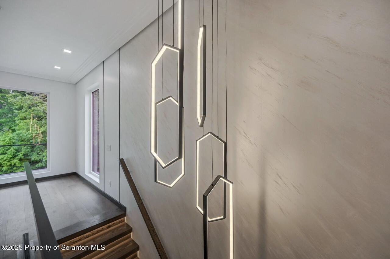 Bear Creek, Pennsylvania, 18602, United States, 4 Bedrooms Bedrooms, ,3 BathroomsBathrooms,Residential,For Sale,2002172