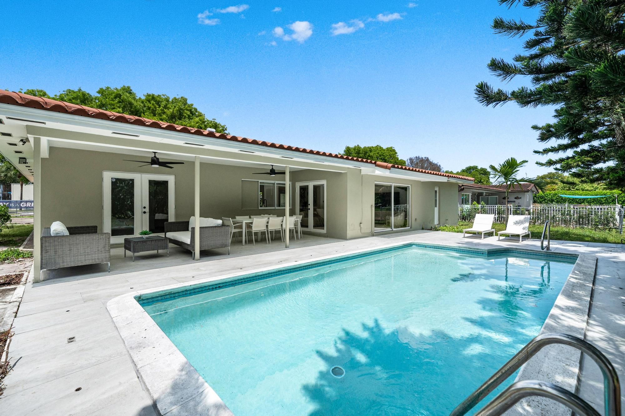  6750 White Oak Dr, Miami Lakes, FL, 33014 - 物件實景