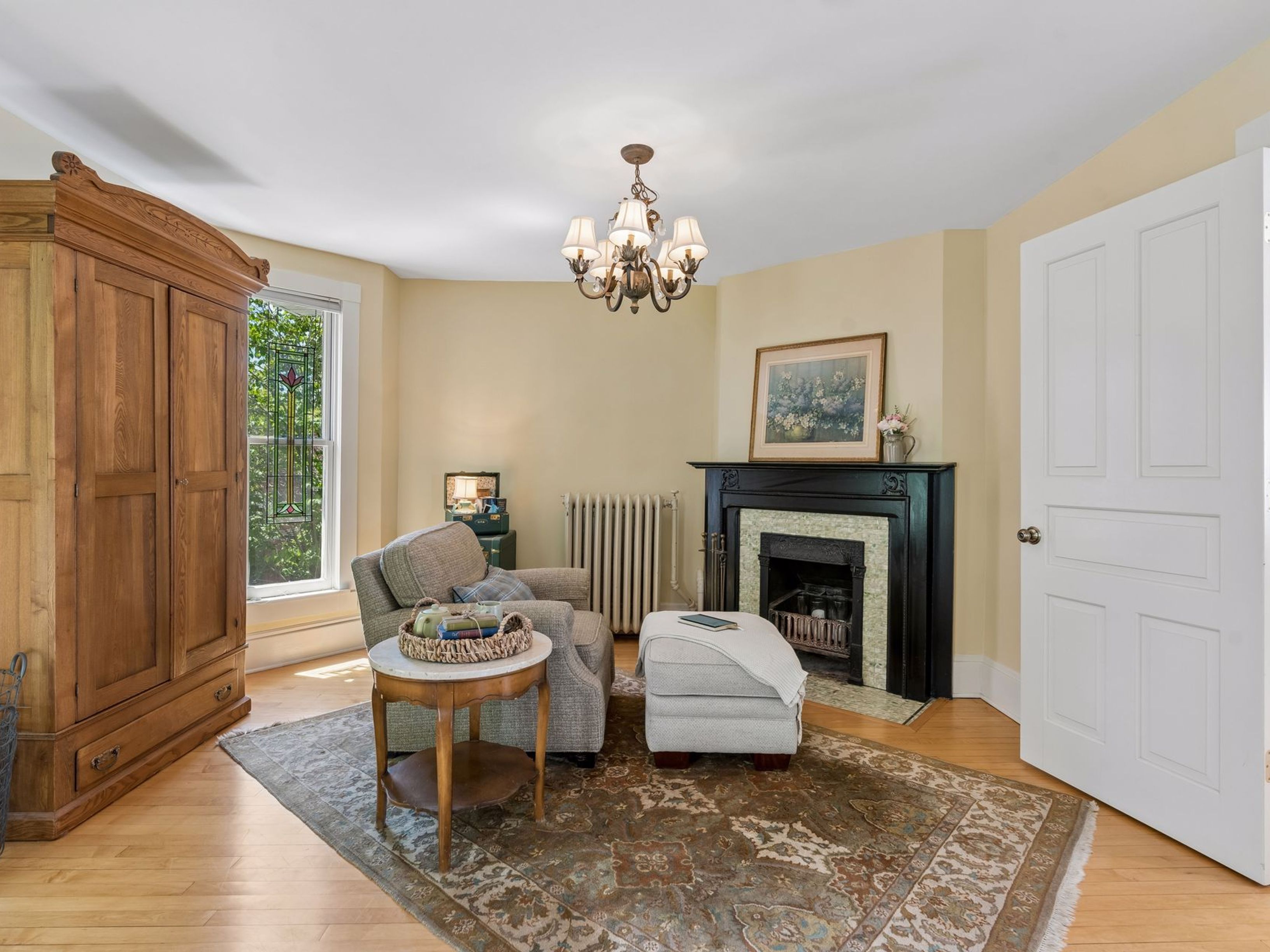  Historic Lakeside Retreat with Sunrooms and Timeless Charm - 物件實景