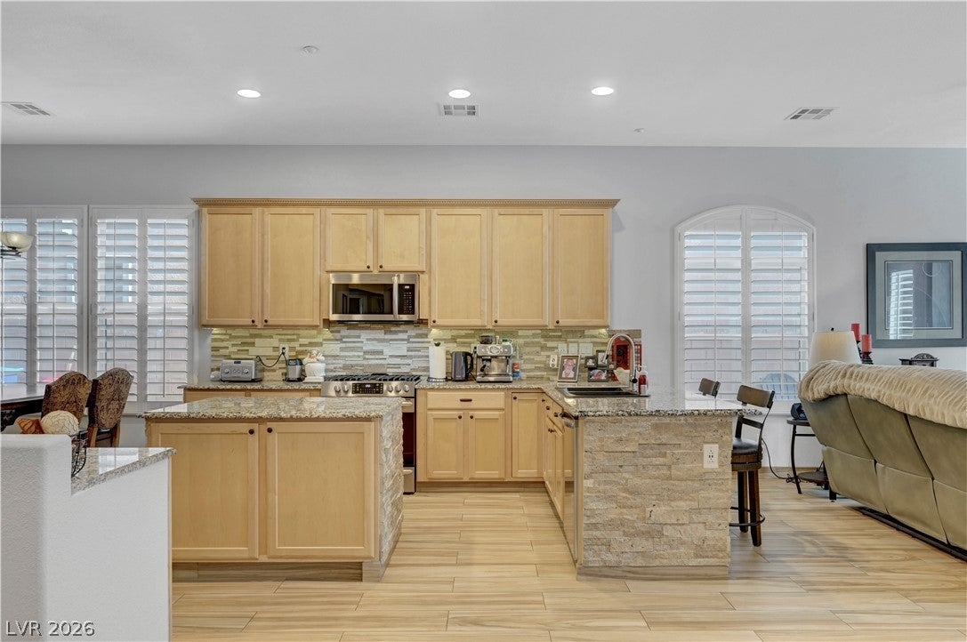 Henderson, Nevada, 89052, United States, 3 Bedrooms Bedrooms, ,3 BathroomsBathrooms,Residential,For Sale,2024085