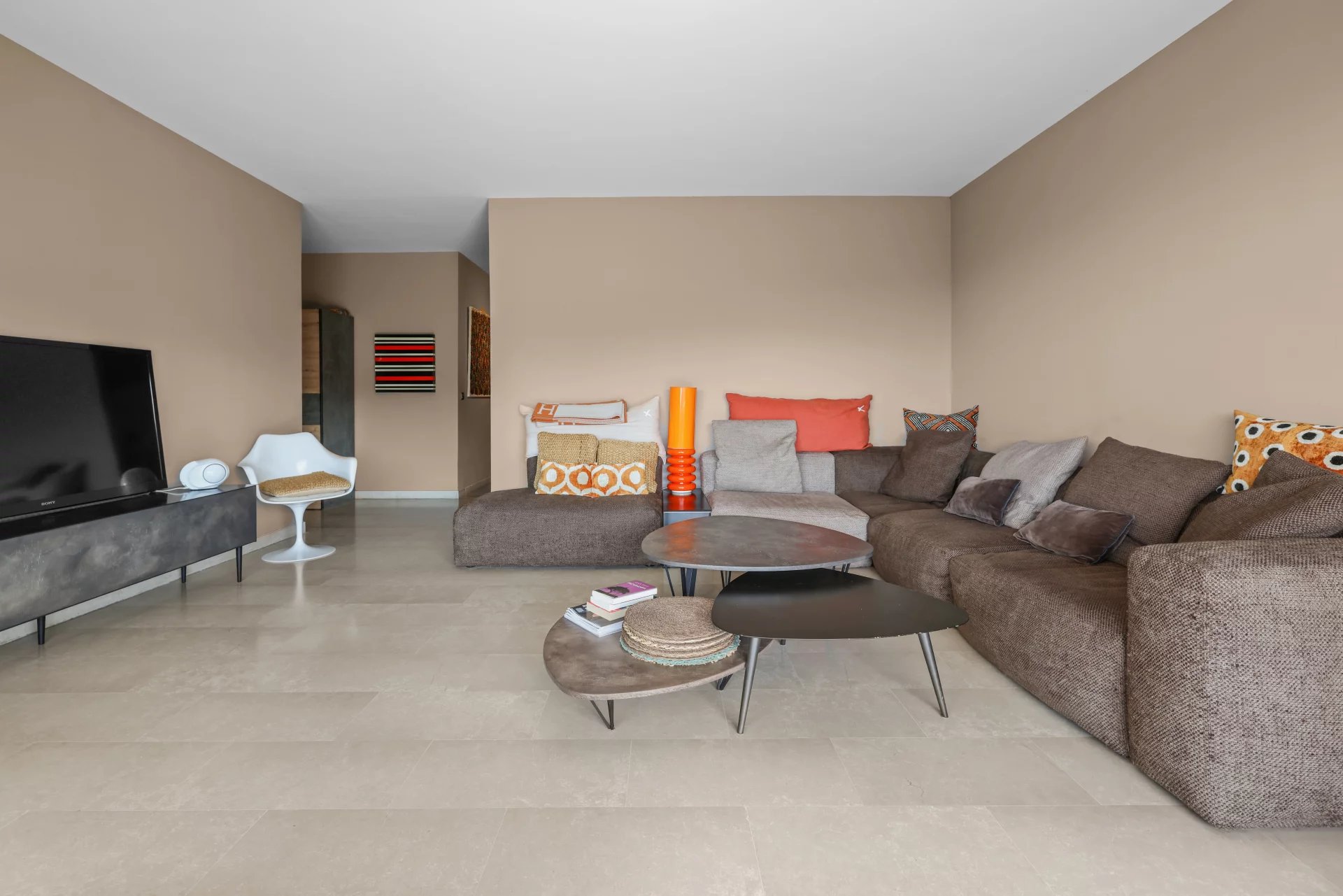 Le Cannet, Provence-Alpes-Côte d’Azur, 06110, FR, 2 Bedrooms Bedrooms, ,2 BathroomsBathrooms,Residential,For Sale,1829506