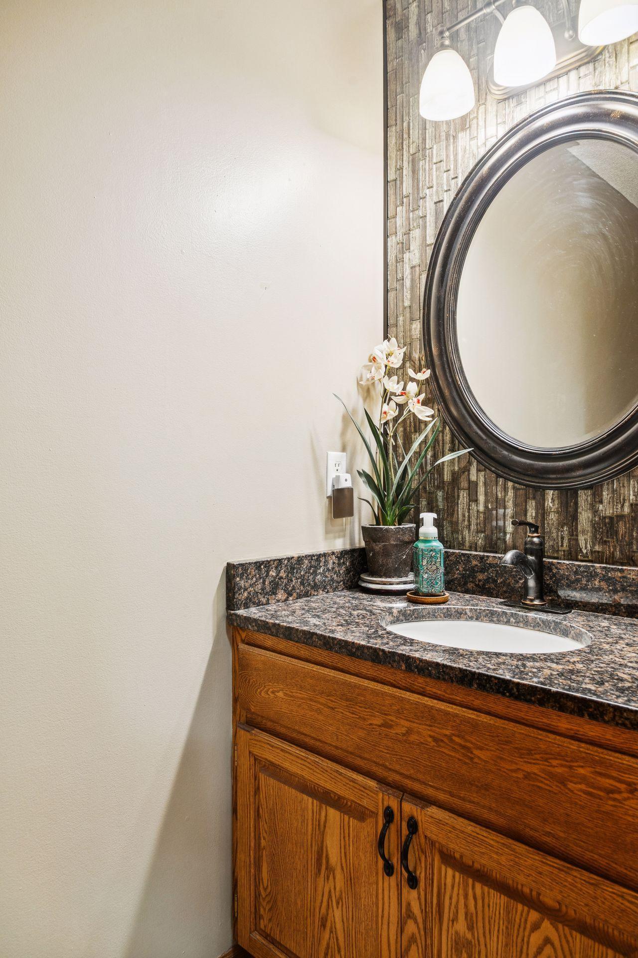 Woodbury, Minnesota, 55129, United States, 5 Bedrooms Bedrooms, ,3 BathroomsBathrooms,Residential,For Sale,1998443