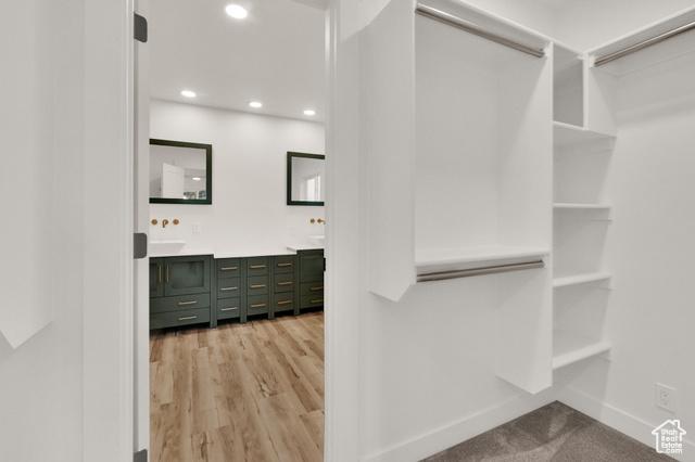 Murray, Utah, 84107, United States, 5 Bedrooms Bedrooms, ,3 BathroomsBathrooms,Residential,For Sale,2009099