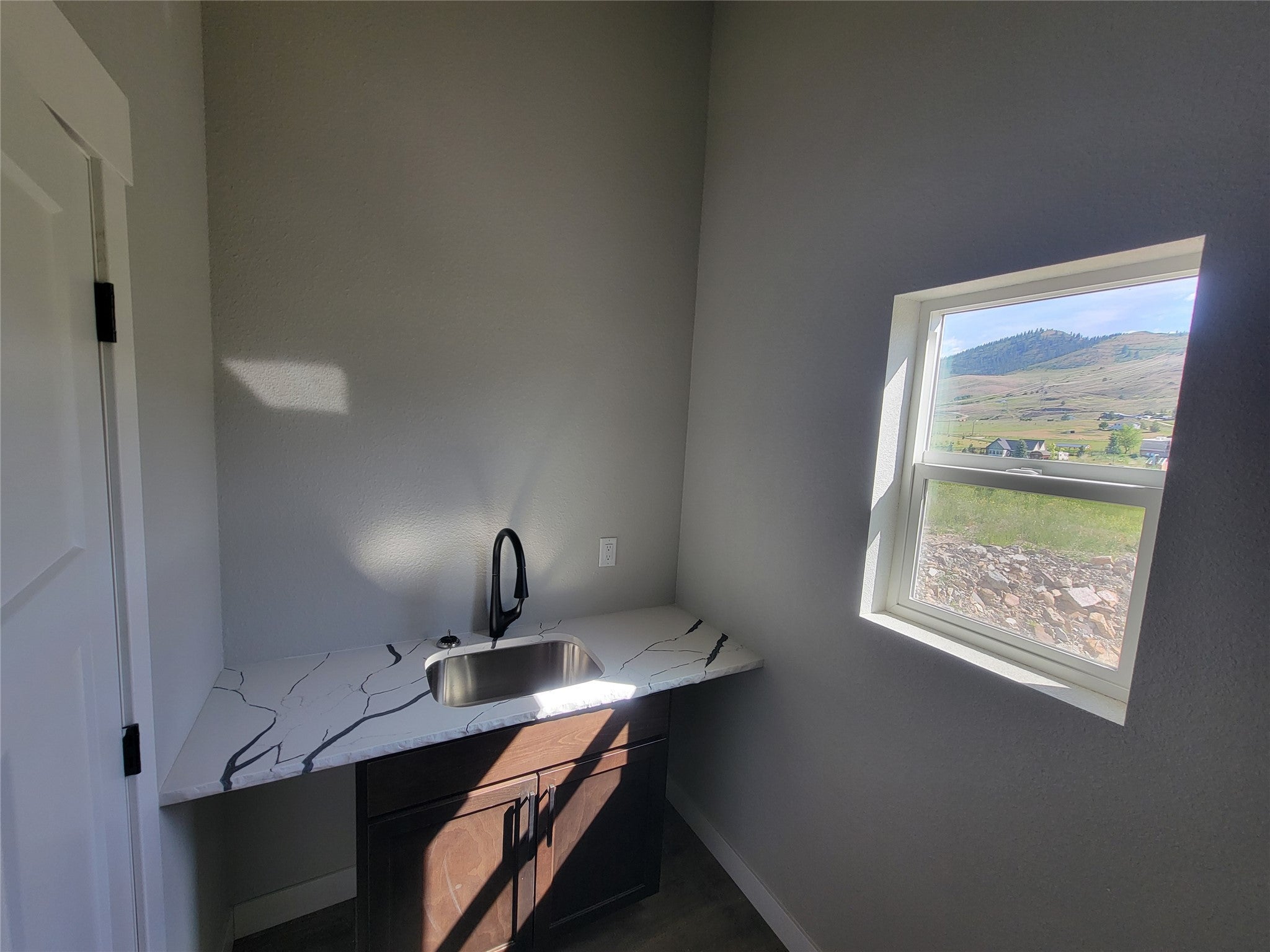 Plains, Montana, 59859, United States, 6 Bedrooms Bedrooms, ,3 BathroomsBathrooms,Residential,For Sale,1866900