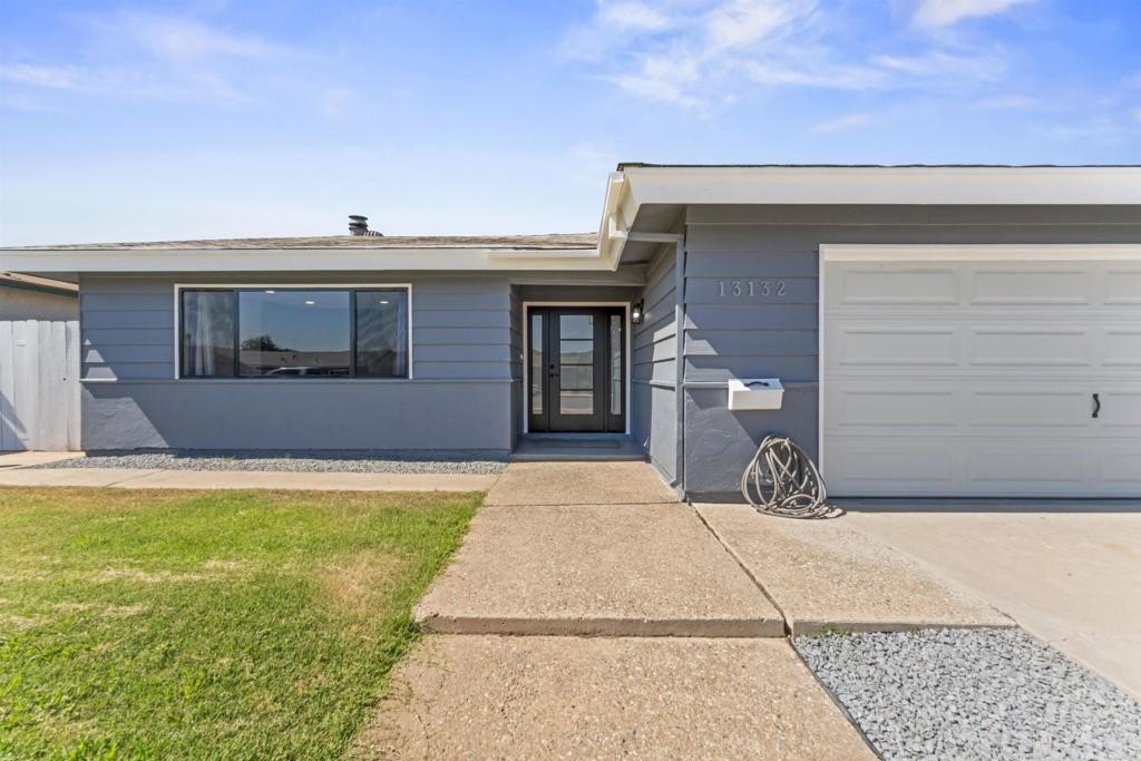 Lakeside, California, 92040, United States, 4 Bedrooms Bedrooms, ,2 BathroomsBathrooms,Residential,For Sale,1900967