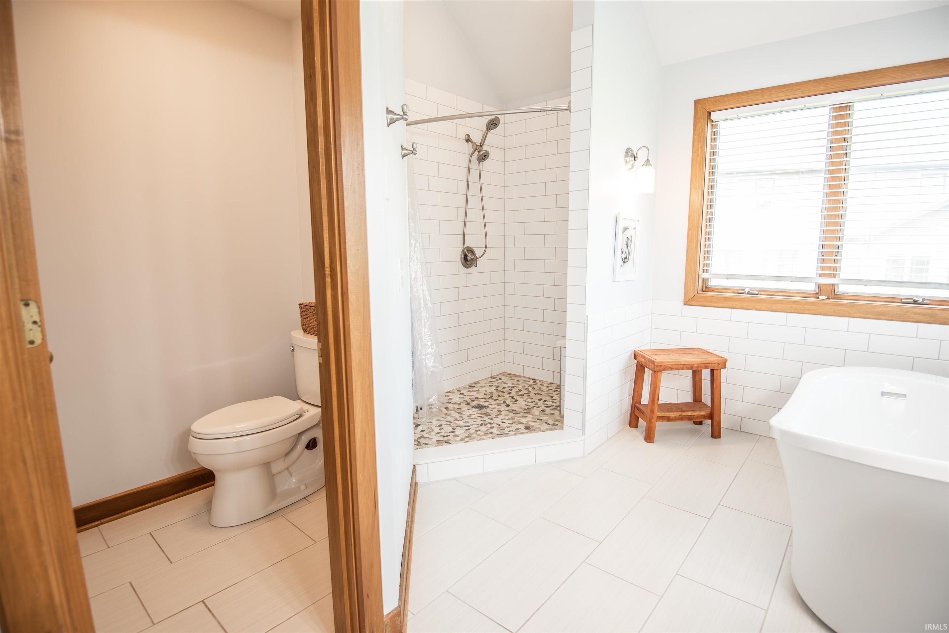 Fort Wayne, Indiana, 46814, United States, 5 Bedrooms Bedrooms, ,4 BathroomsBathrooms,Residential,For Sale,1975635