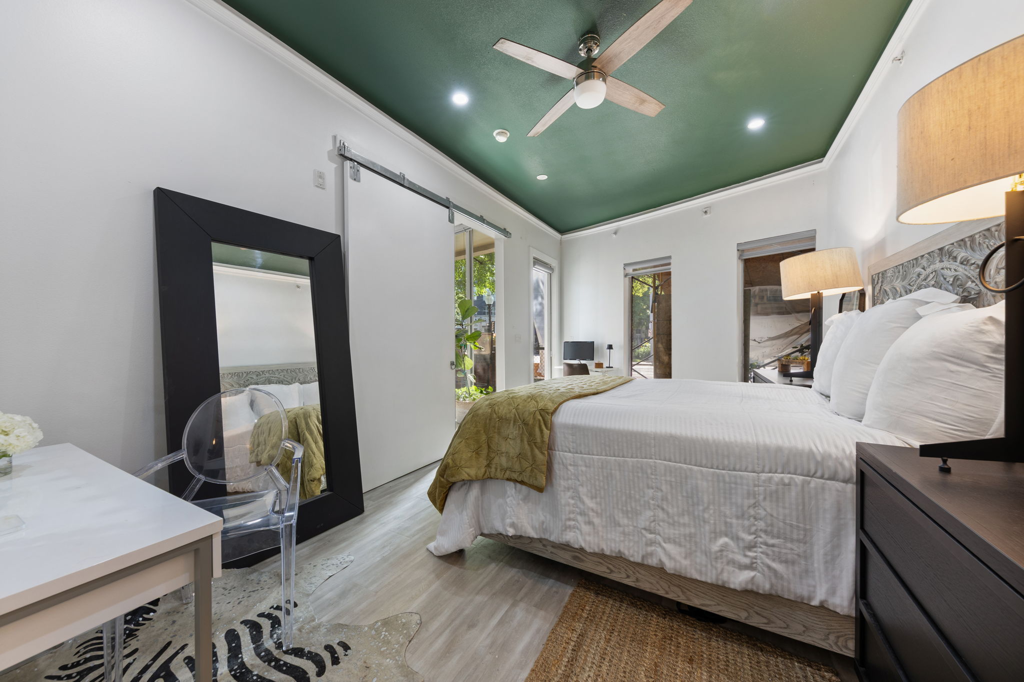  Stunning Updated 1BR/1.5BA Condo — Move-In Ready in the Heart of Uptown - 物件實景