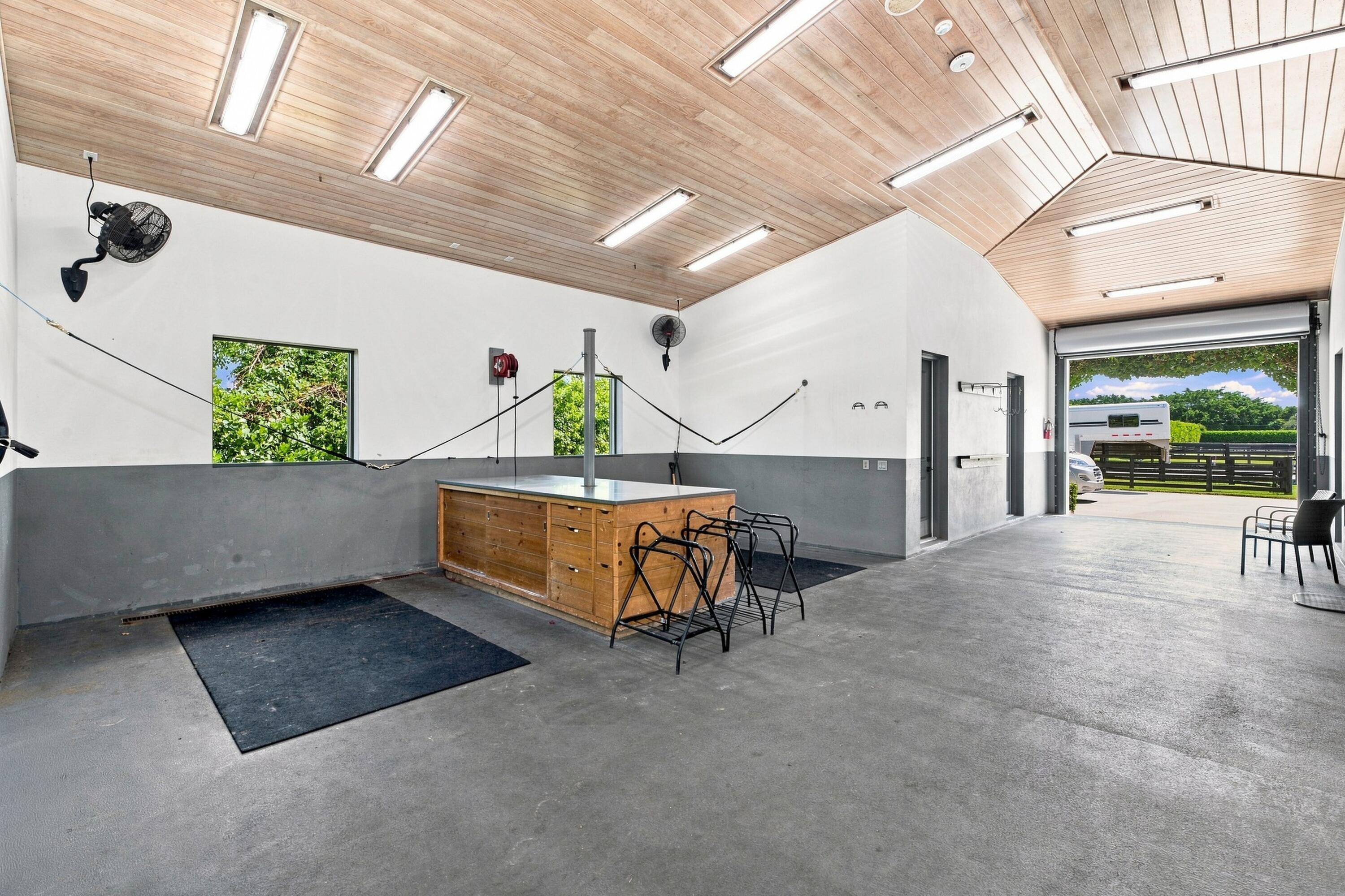  13155 Southfields Road - 物件實景