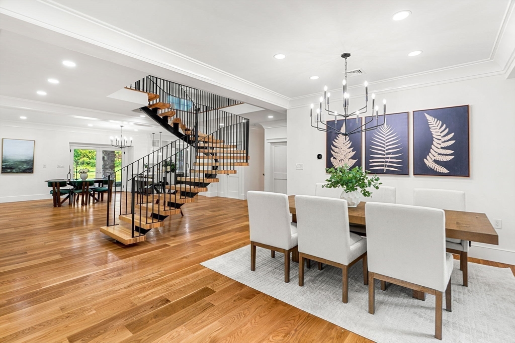 Natick, Massachusetts, 01760, United States, 5 Bedrooms Bedrooms, ,6 BathroomsBathrooms,Residential,For Sale,1901321