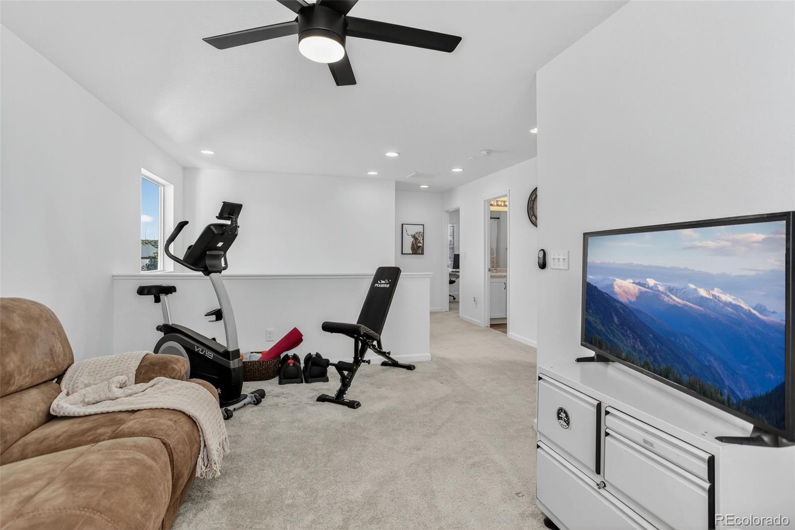 Castle Rock, Colorado, 80104, United States, 3 Bedrooms Bedrooms, ,2 BathroomsBathrooms,Residential,For Sale,1967525