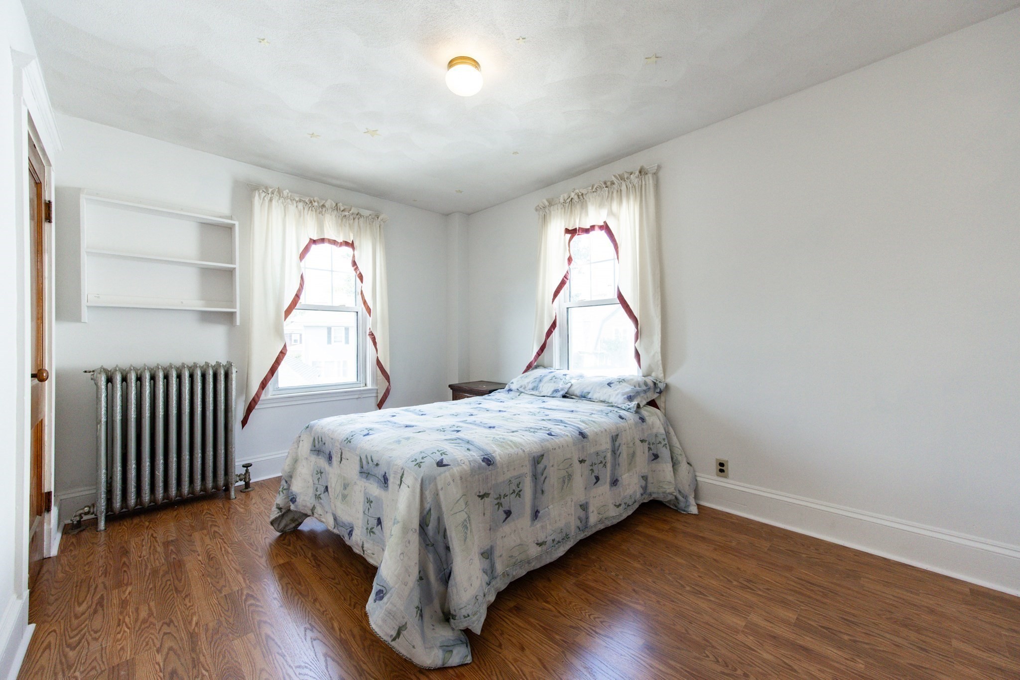 Winthrop, Massachusetts, 02152, United States, 5 Bedrooms Bedrooms, ,3 BathroomsBathrooms,Residential,For Sale,1980794