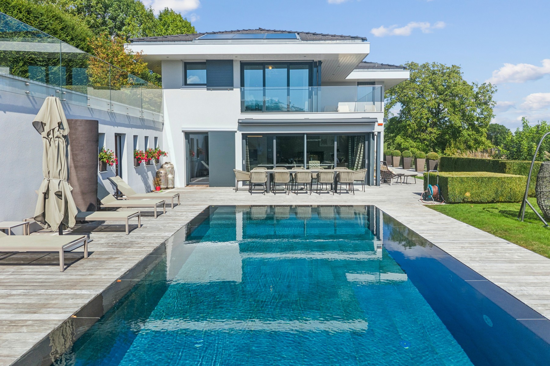  Contemporary architect-designed villa with a pool and a view of Lake Geneva - 物件實景