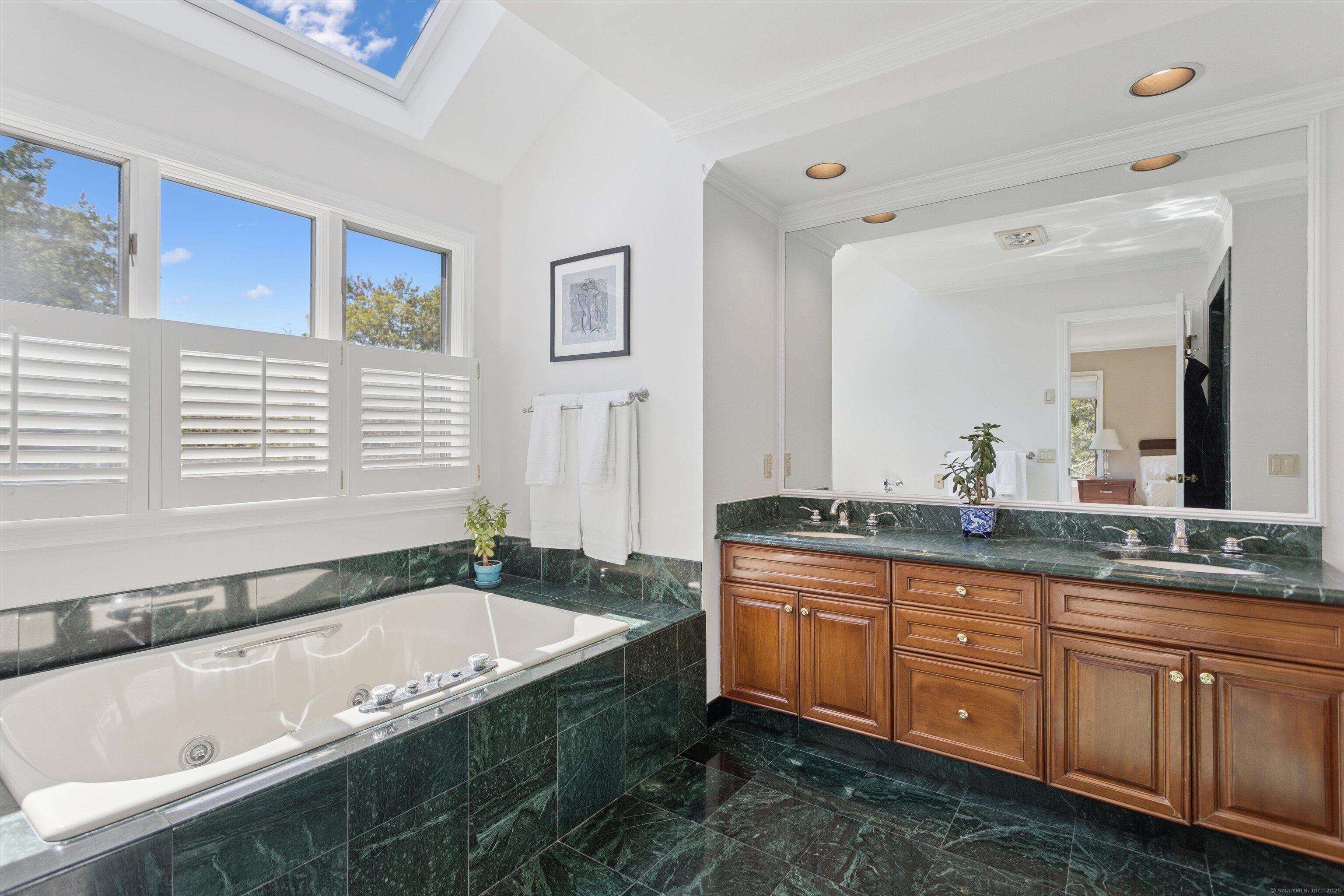 Stamford, Connecticut, 06903, United States, 5 Bedrooms Bedrooms, ,5 BathroomsBathrooms,Residential,For Sale,1976507