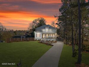 Lake Waccamaw, North Carolina, 28450, United States, 3 Bedrooms Bedrooms, ,3 BathroomsBathrooms,Residential,For Sale,1939053