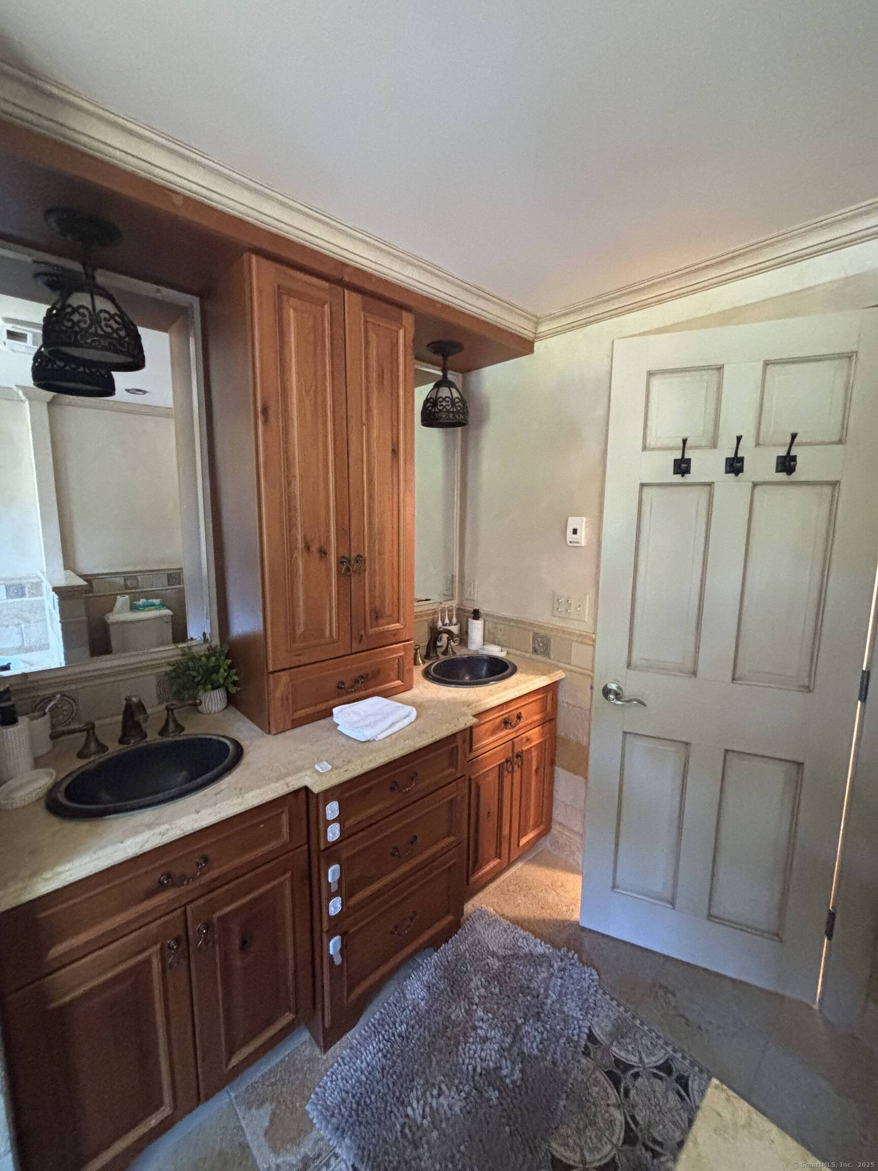 East Lyme, Connecticut, 06357, United States, 3 Bedrooms Bedrooms, ,2 BathroomsBathrooms,Residential,For Sale,1931029
