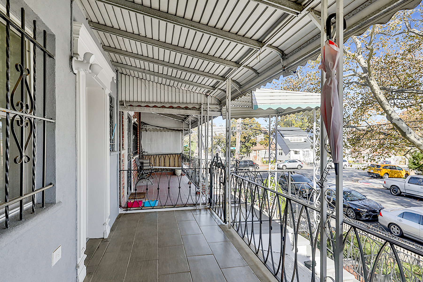 Brooklyn, New York, 11234, United States, 5 Bedrooms Bedrooms, ,3 BathroomsBathrooms,Residential,For Sale,1976876