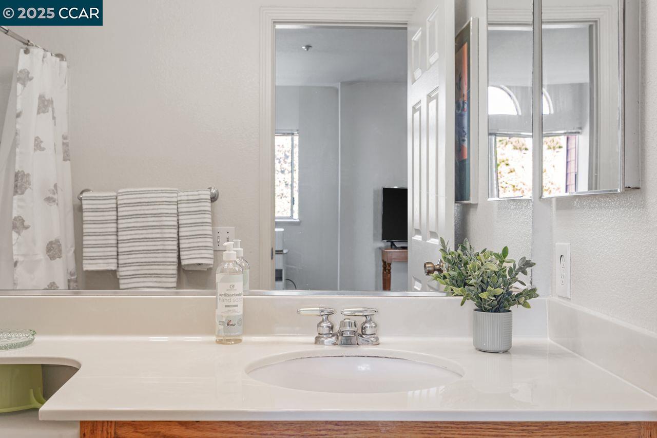 Vallejo, California, 94591, United States, 2 Bedrooms Bedrooms, ,2 BathroomsBathrooms,Residential,For Sale,1805503