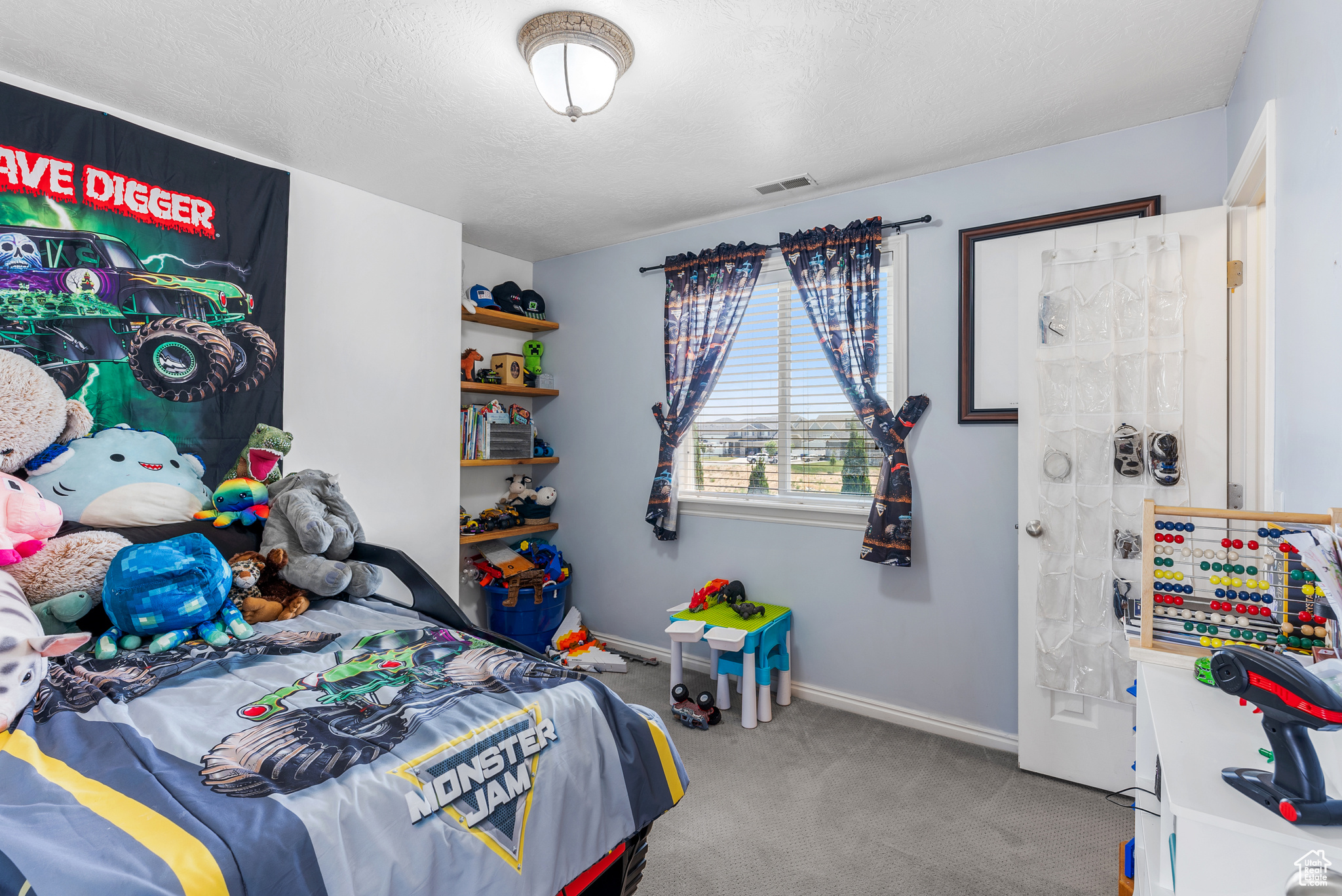 West Jordan, Utah, 84081, United States, 4 Bedrooms Bedrooms, ,3 BathroomsBathrooms,Residential,For Sale,1885459