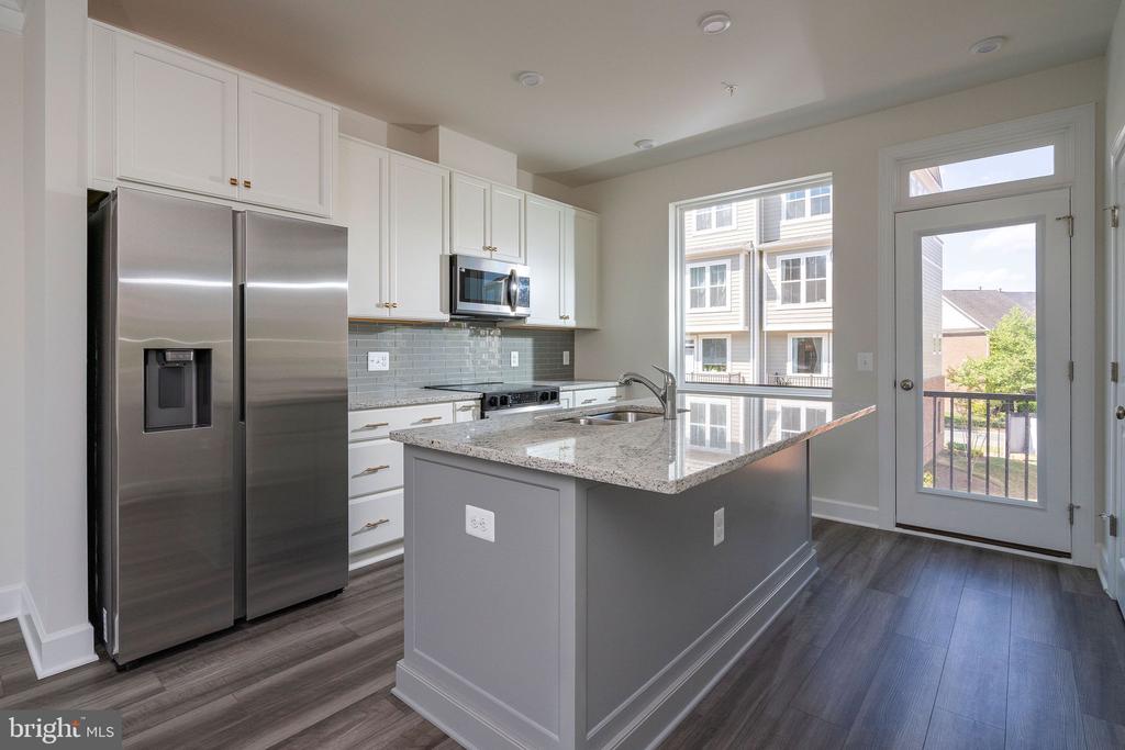 Woodbridge, Virginia, 22191, United States, 4 Bedrooms Bedrooms, ,5 BathroomsBathrooms,Residential,For Sale,2021740