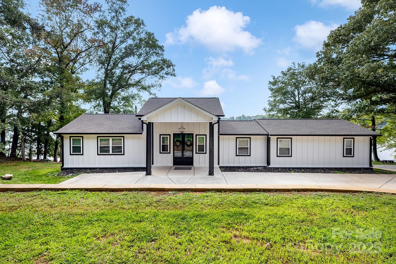 Charlotte, North Carolina, 28278, United States, 3 Bedrooms Bedrooms, ,3 BathroomsBathrooms,Residential,For Sale,1986488