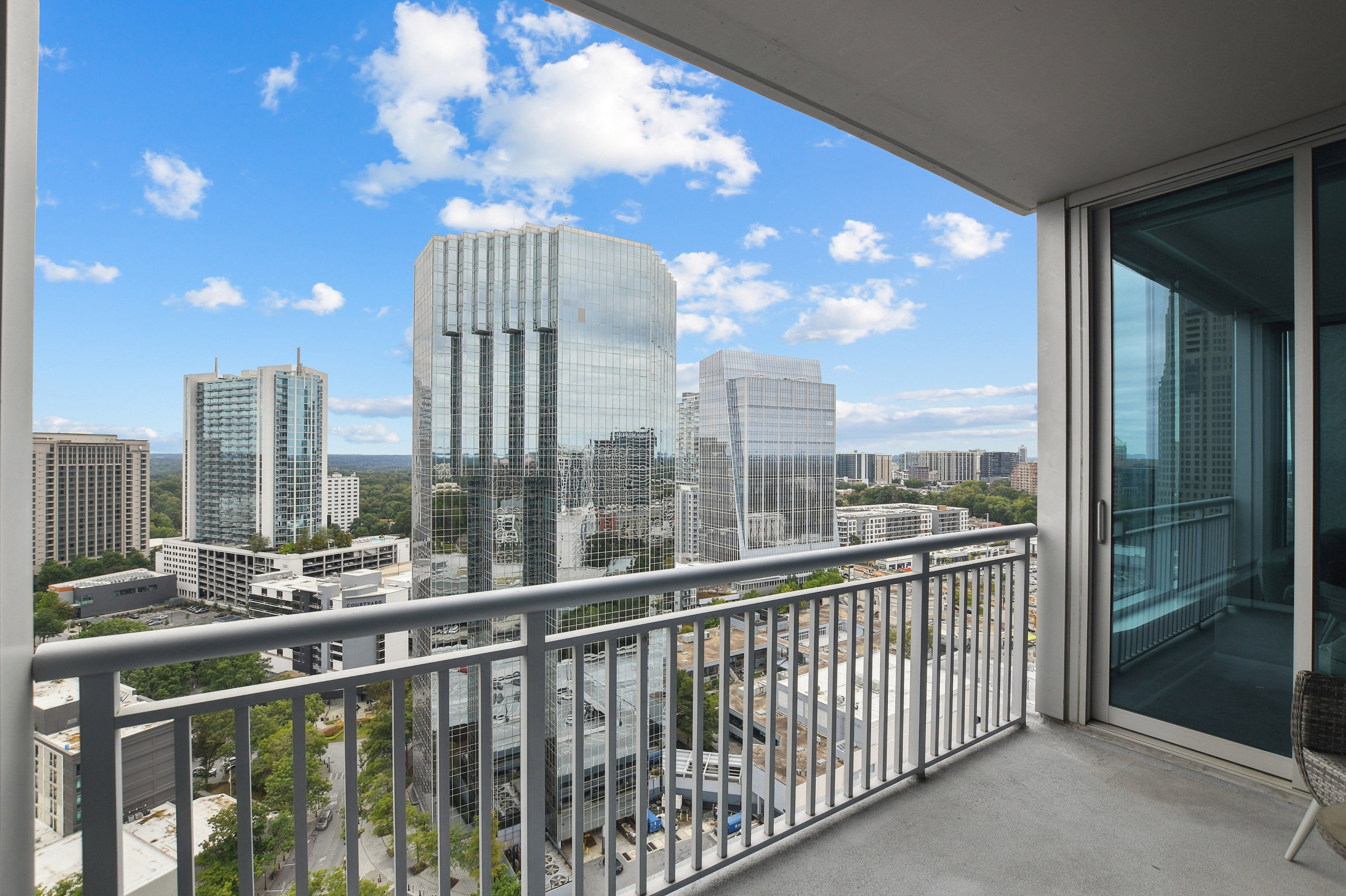  Stunning Two Bedroom Buckhead Condo with Breathtaking Corner Views - 物件實景