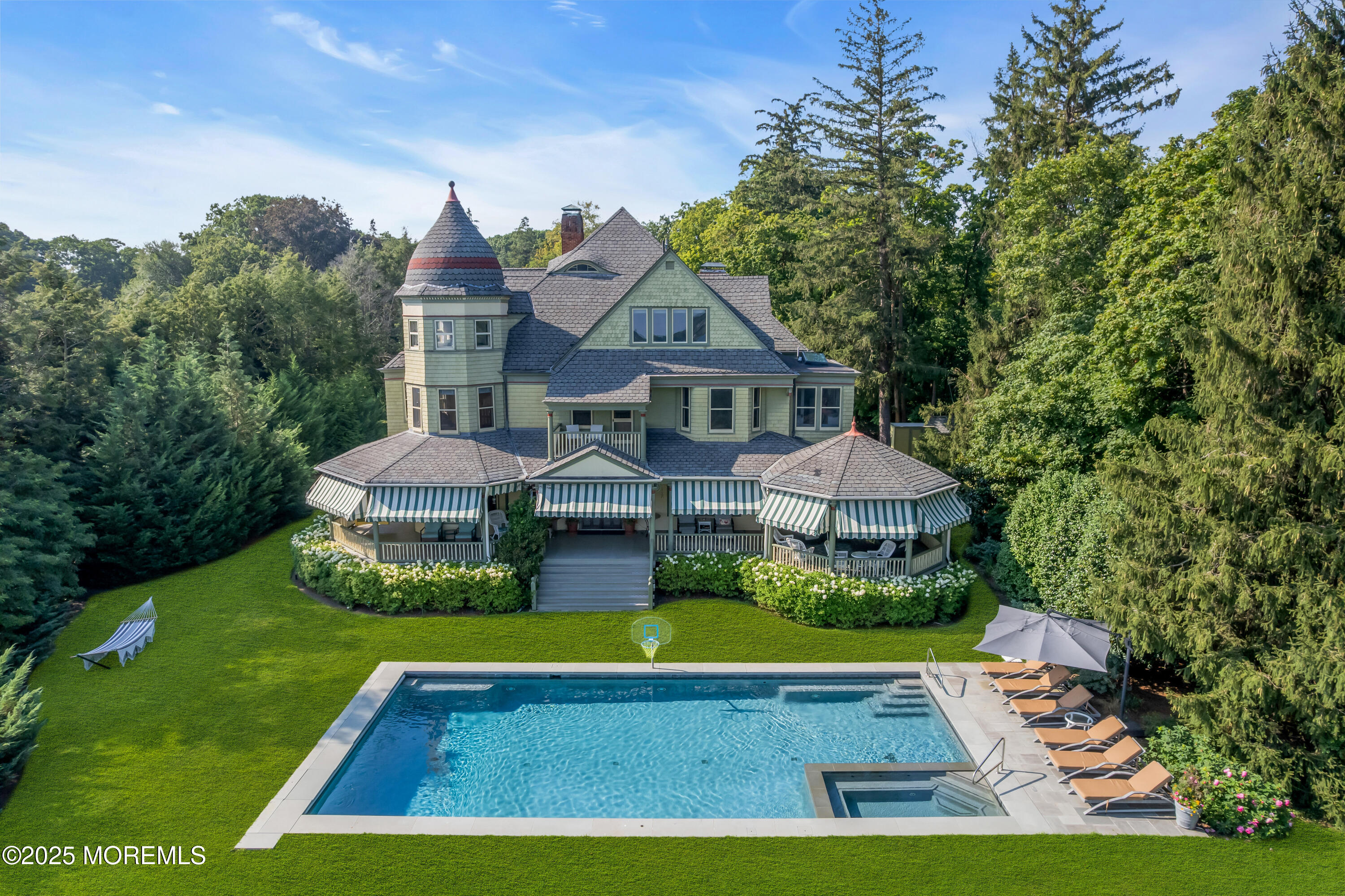 Red Bank, New Jersey, 07701, United States, 9 Bedrooms Bedrooms, ,6 BathroomsBathrooms,Residential,For Sale,1934404