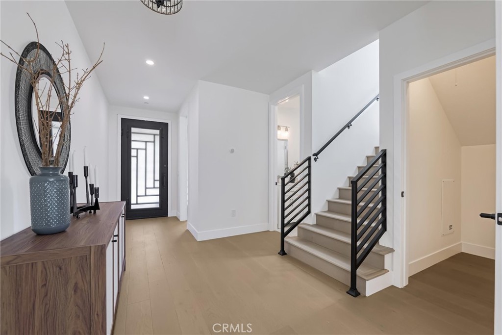 Sylmar, California, 91342, United States, 5 Bedrooms Bedrooms, ,3 BathroomsBathrooms,Residential,For Sale,1928478