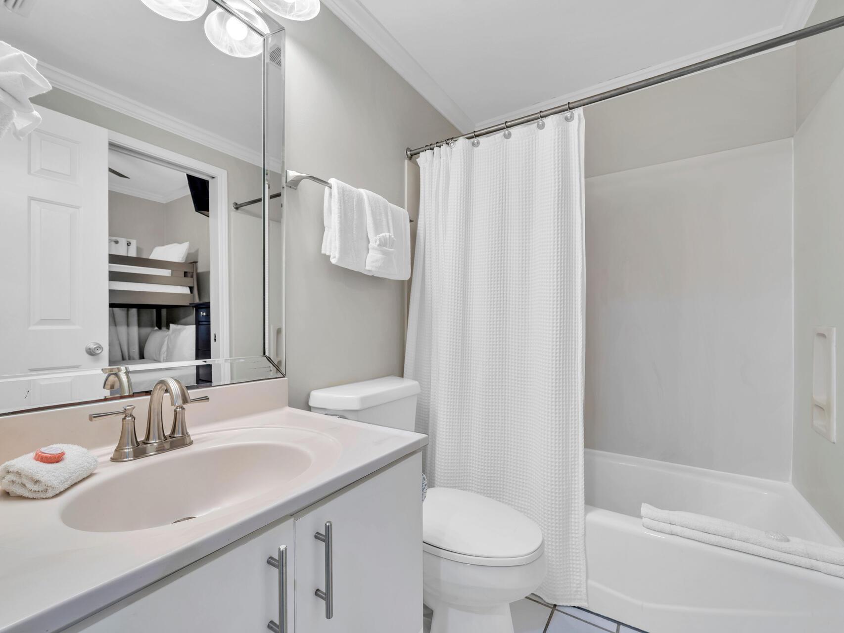 Destin, Florida, 32541, United States, 2 Bedrooms Bedrooms, ,2 BathroomsBathrooms,Residential,For Sale,1924415
