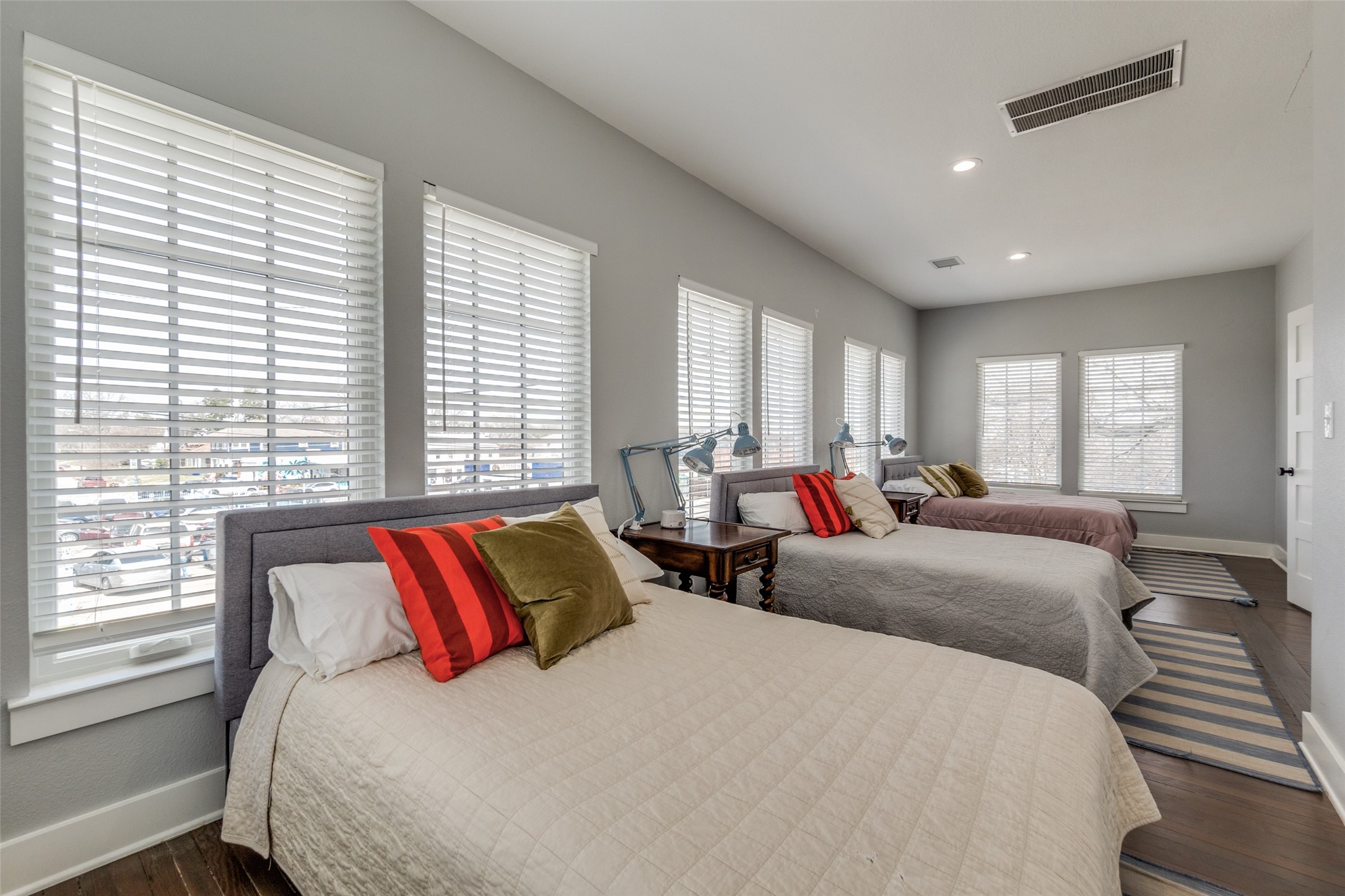 Dallas, Texas, 75208, United States, 4 Bedrooms Bedrooms, ,3 BathroomsBathrooms,Residential,For Sale,1752637