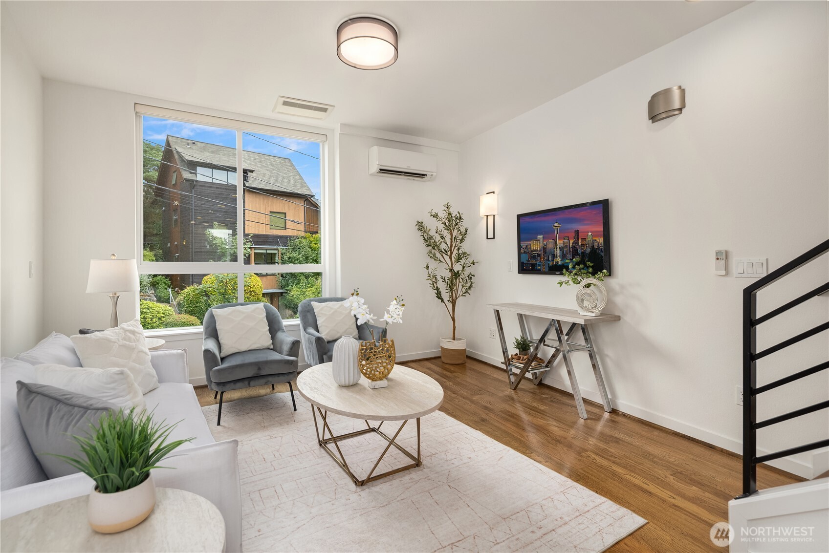 Seattle, Washington, 98115, United States, 3 Bedrooms Bedrooms, ,Residential,For Sale,1926202
