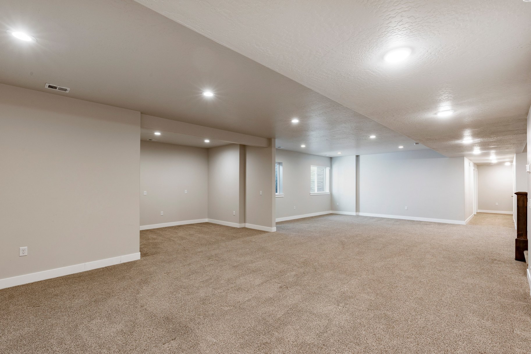  Custom Symphony Home with ADA Features & Main-Floor Living - 物件實景