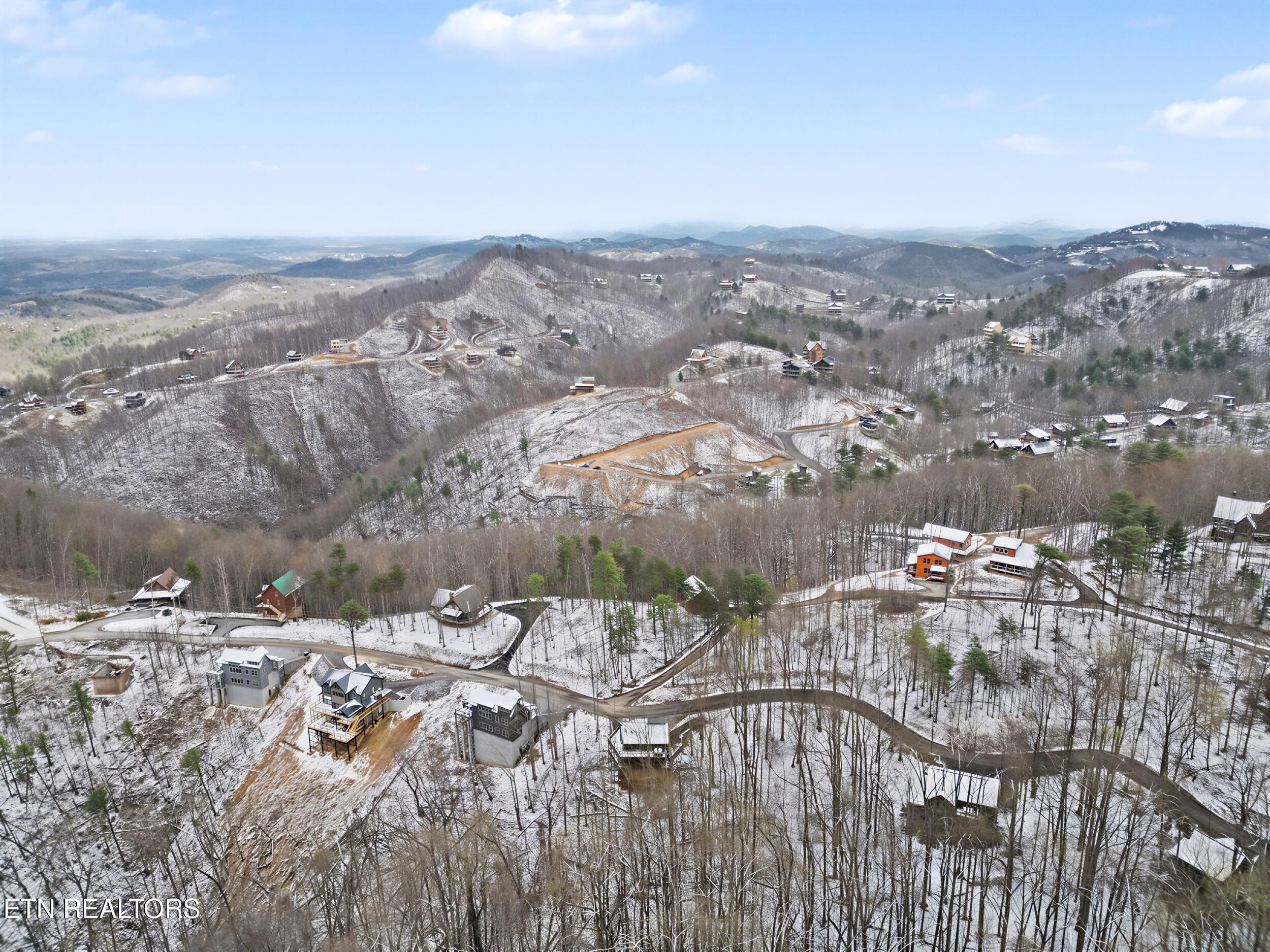 Sevierville, Tennessee, 37862, United States, 2 Bedrooms Bedrooms, ,2 BathroomsBathrooms,Residential,For Sale,2027431