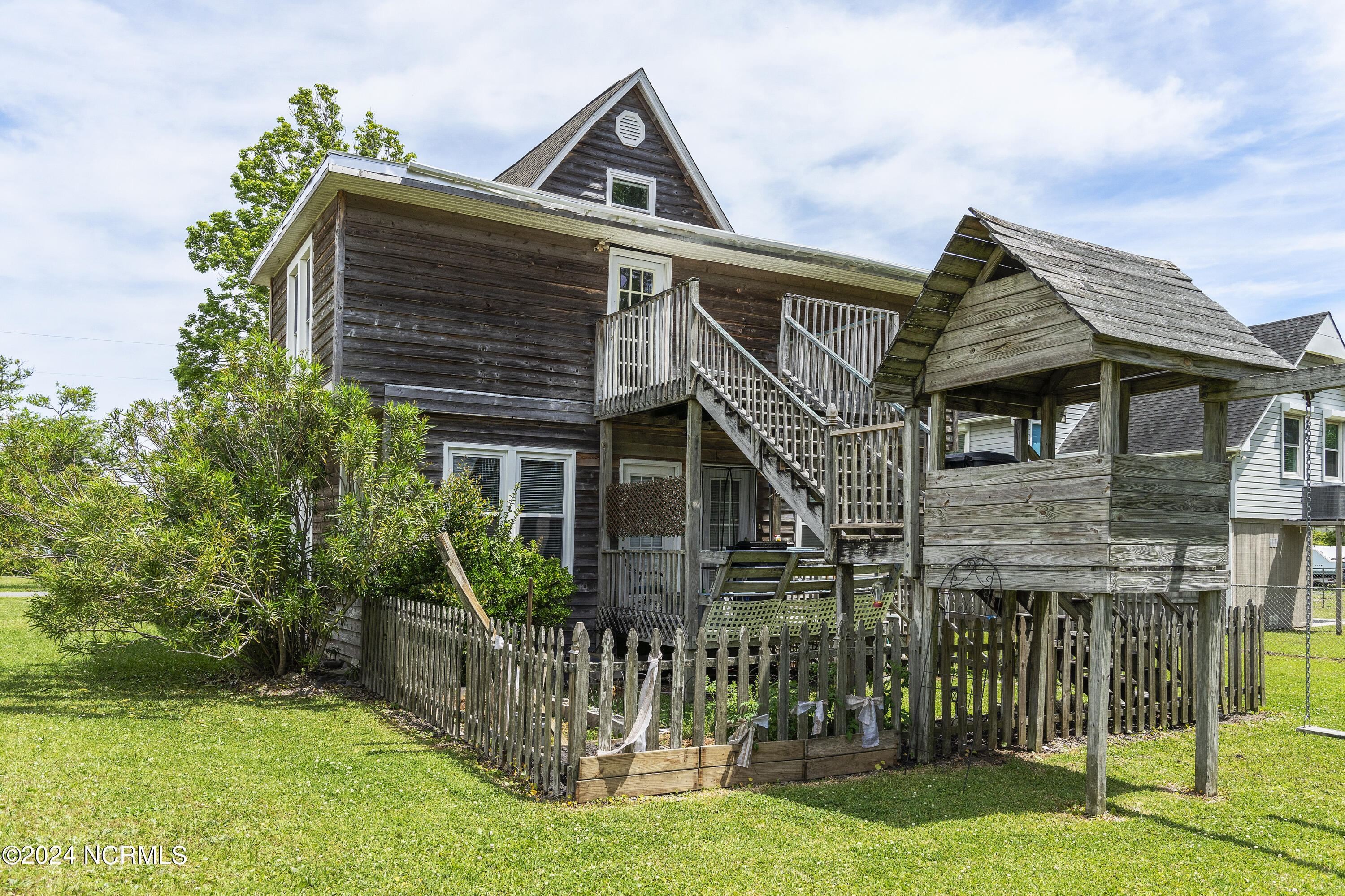 Carolina Beach, North Carolina, 28428, United States, 2 Bedrooms Bedrooms, ,2 BathroomsBathrooms,Residential,For Sale,1708974