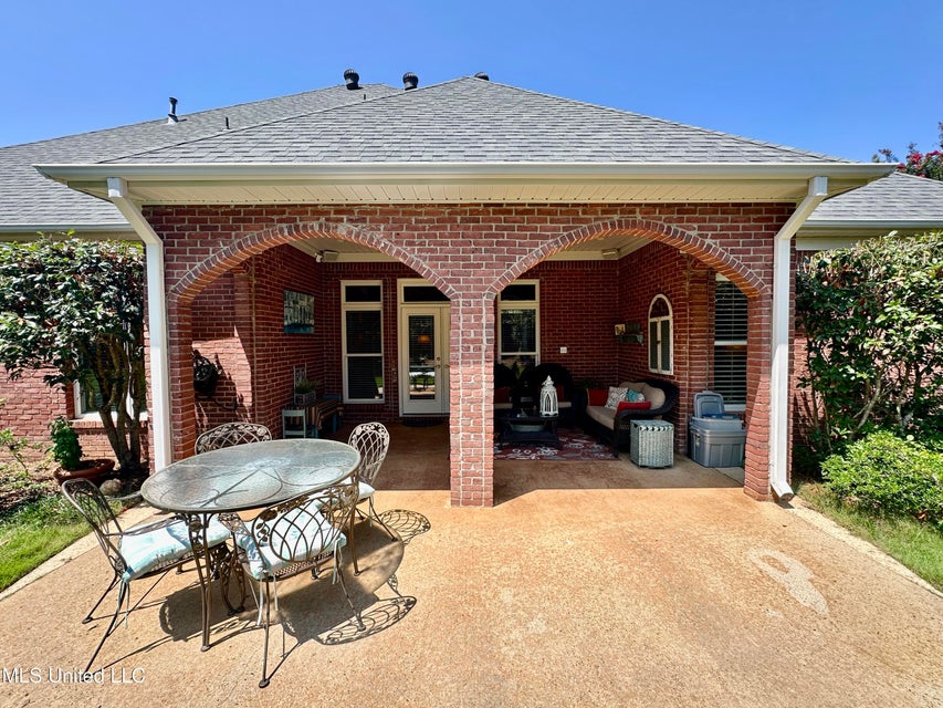 Clinton, Mississippi, 39056, United States, 5 Bedrooms Bedrooms, ,3 BathroomsBathrooms,Residential,For Sale,1904228