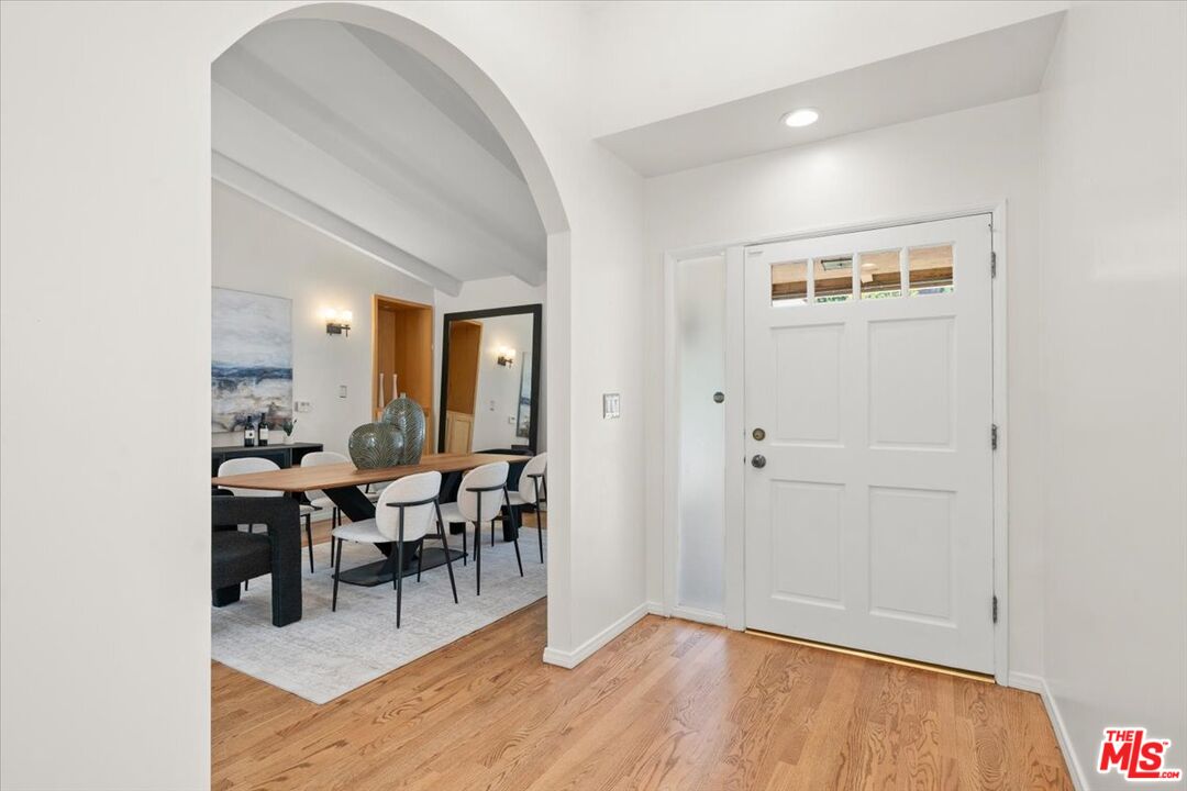 Los Angeles, California, 90049, United States, 3 Bedrooms Bedrooms, ,3 BathroomsBathrooms,Residential,For Sale,1908650