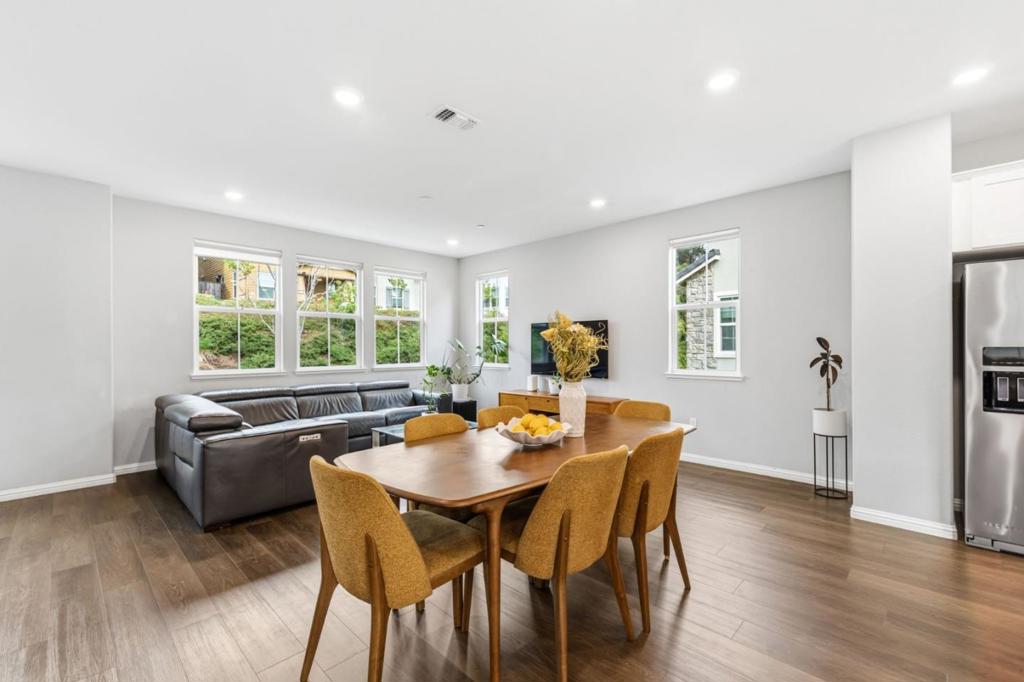 Hayward, California, 94541, United States, 3 Bedrooms Bedrooms, ,4 BathroomsBathrooms,Residential,For Sale,2032197