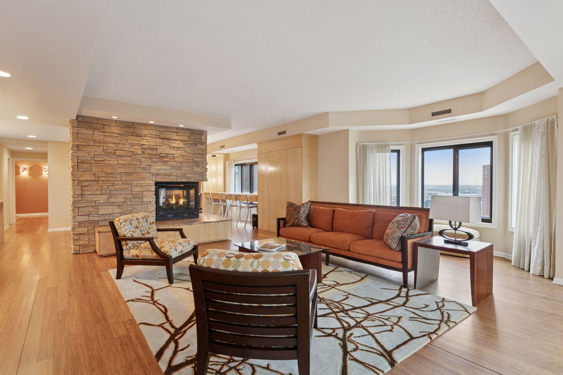 Minneapolis, Minnesota, 55403, United States, 2 Bedrooms Bedrooms, ,1 BathroomBathrooms,Residential,For Sale,1794027
