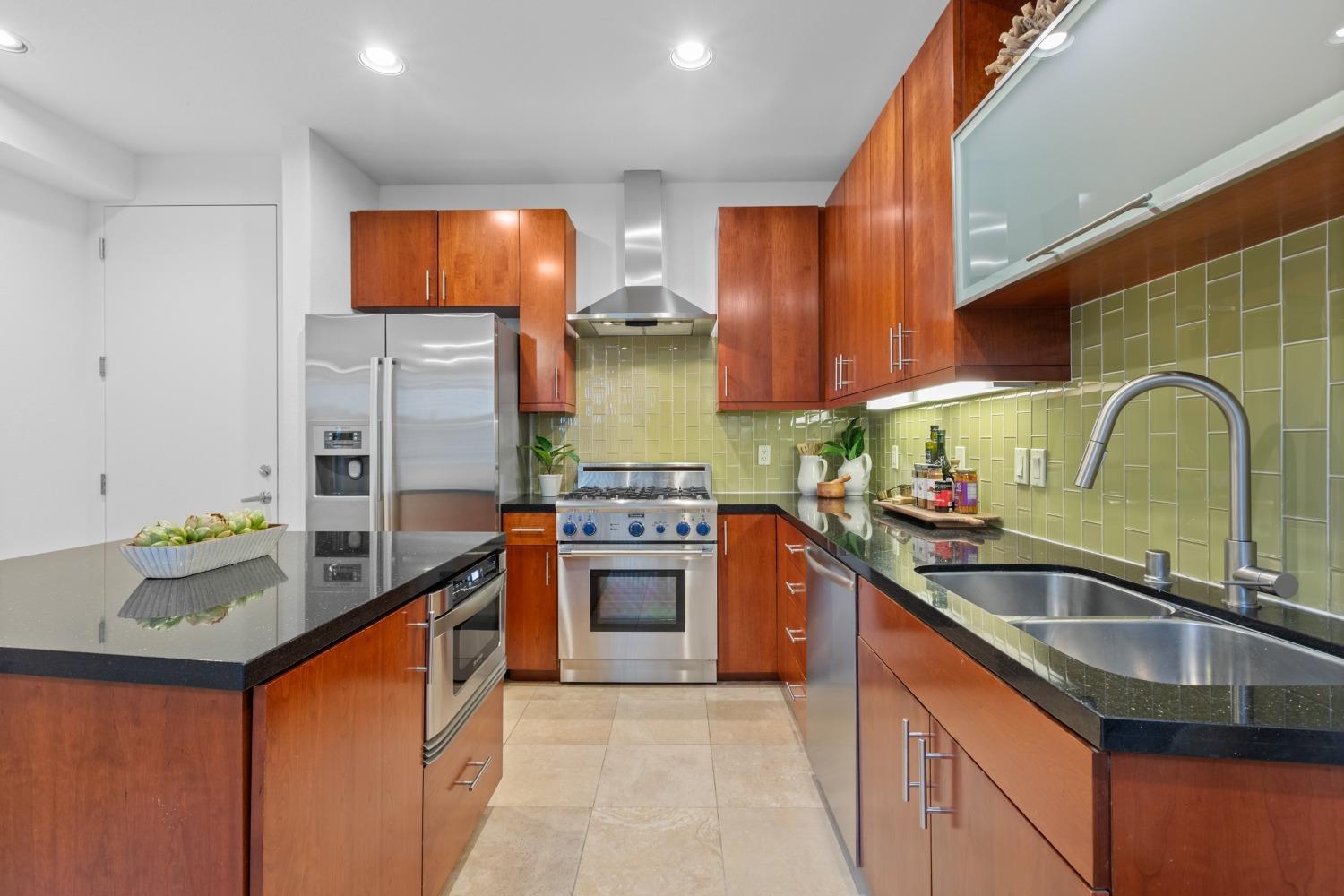Sacramento, California, 95811, United States, 2 Bedrooms Bedrooms, ,2 BathroomsBathrooms,Residential,For Sale,1942106