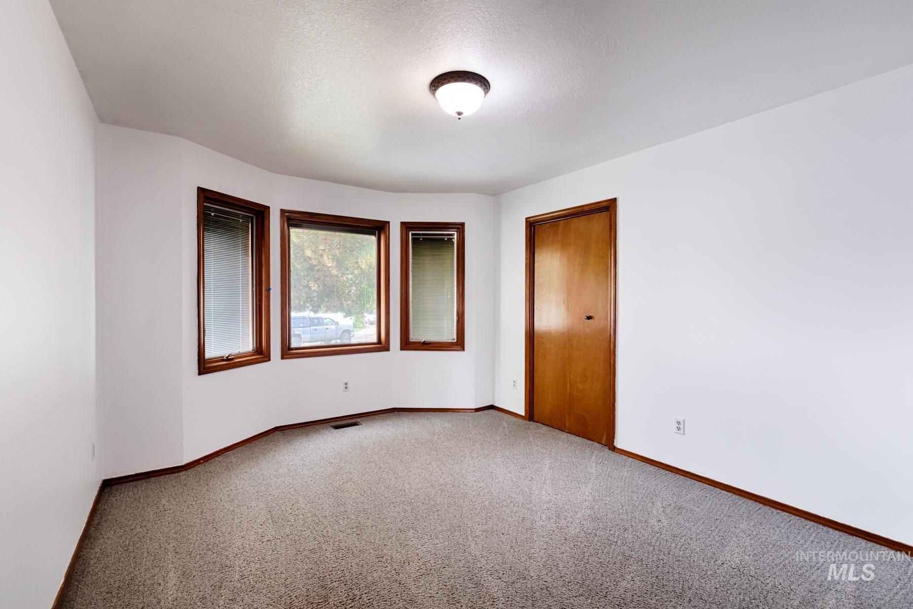 Kuna, Idaho, 83634, United States, 6 Bedrooms Bedrooms, ,4 BathroomsBathrooms,Residential,For Sale,1950984