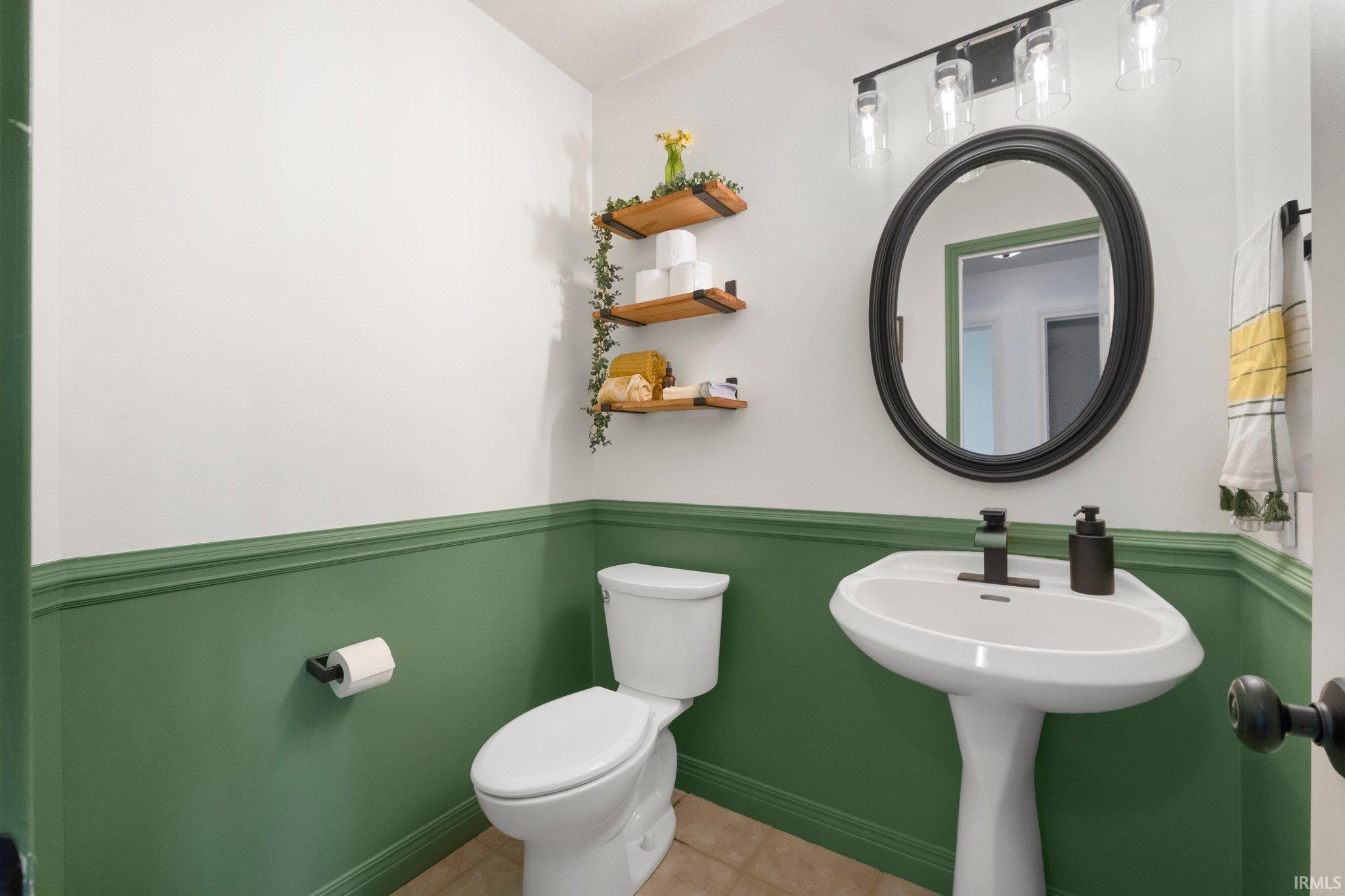 Leo, Indiana, 46765-9347, United States, 4 Bedrooms Bedrooms, ,5 BathroomsBathrooms,Residential,For Sale,1975042