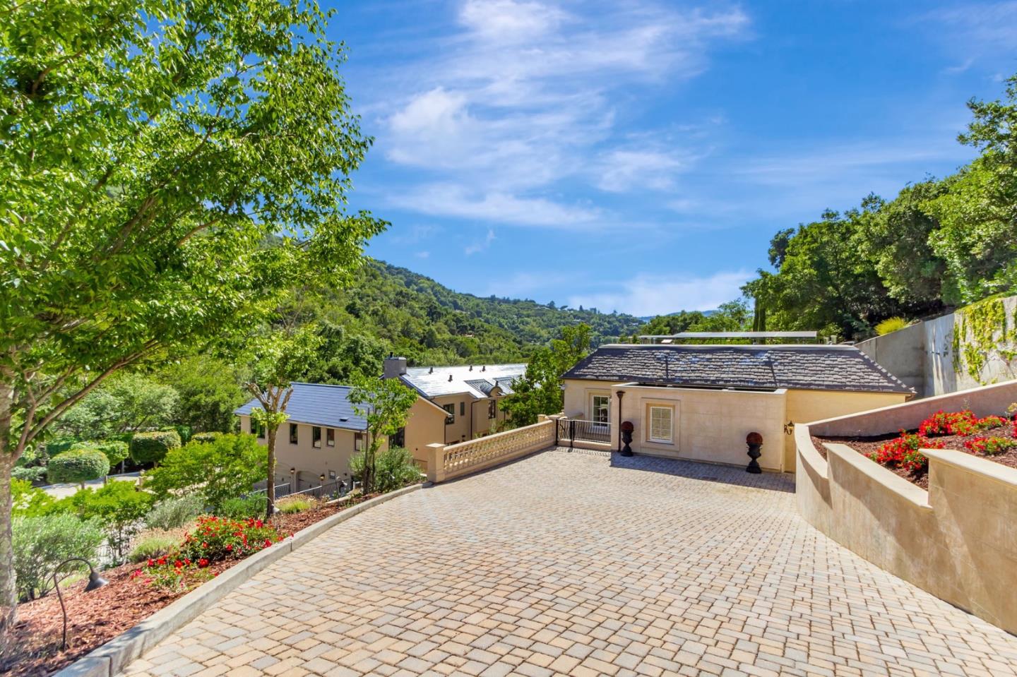 Los Gatos, California, 95032, United States, 8 Bedrooms Bedrooms, ,11 BathroomsBathrooms,Residential,For Sale,1855941
