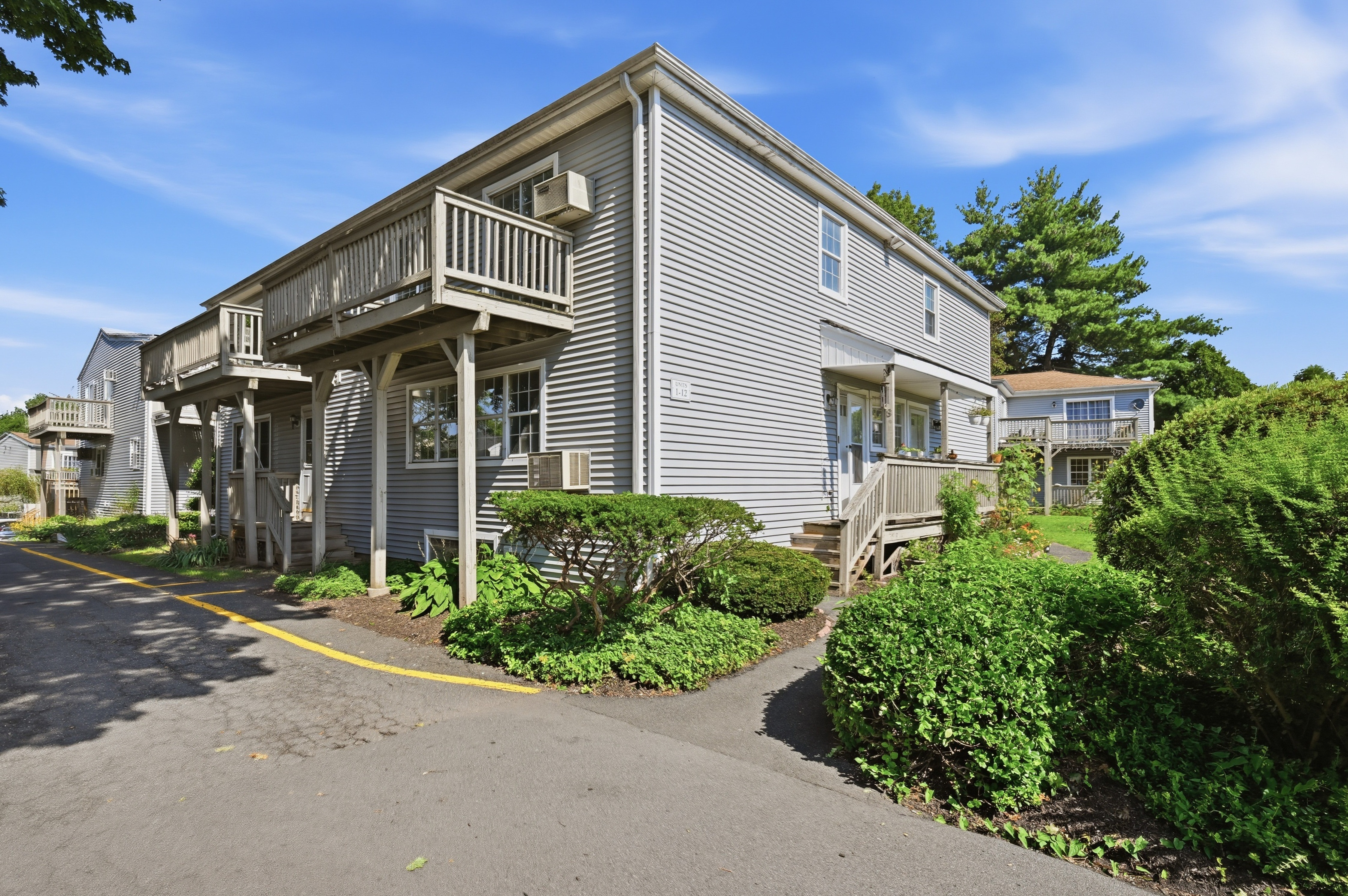  Wonderfully Charming End-Unit Townhouse - 物件實景