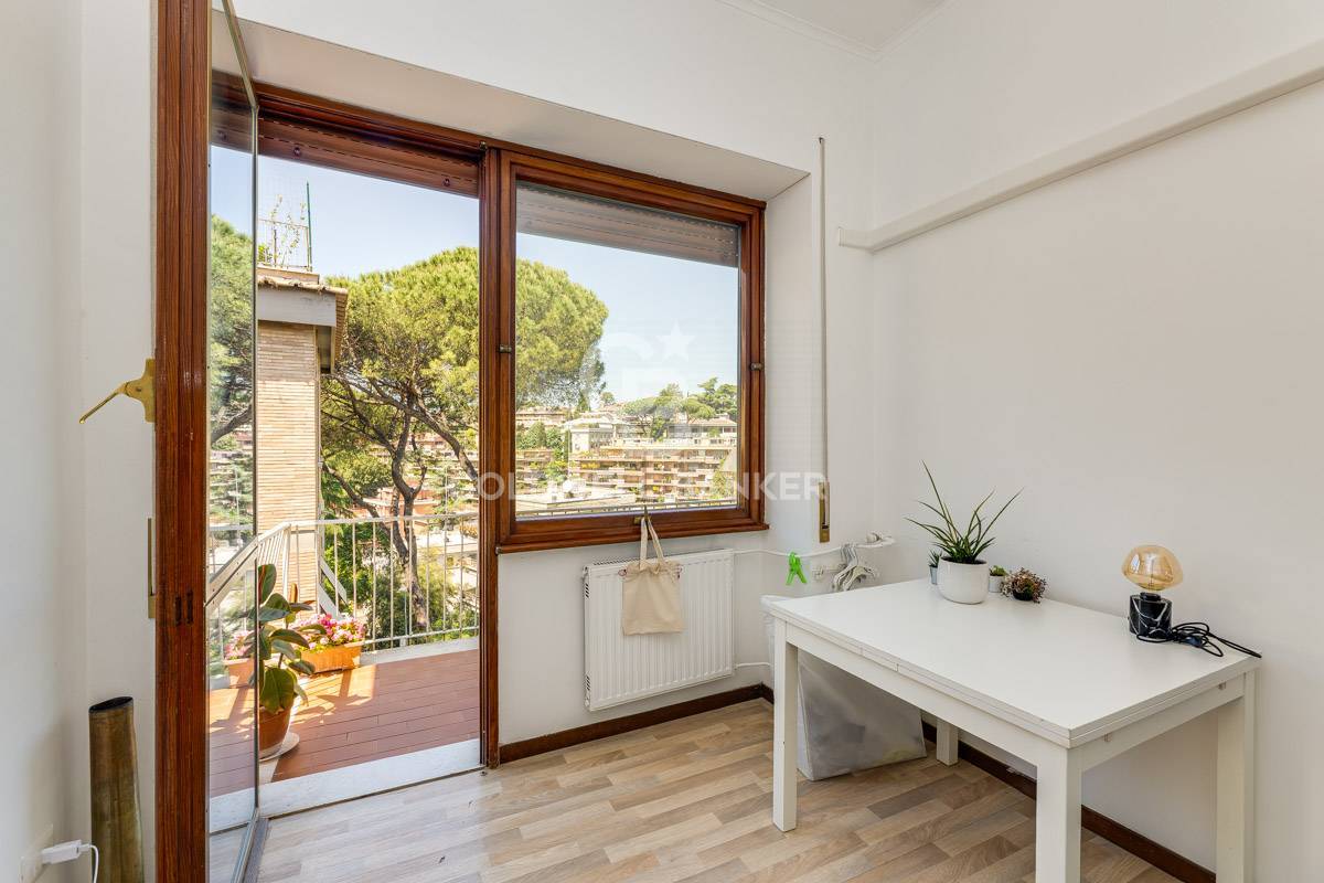Roma, Roma, 00100, IT, 3 Bedrooms Bedrooms, ,2 BathroomsBathrooms,Residential,For Sale,1806018