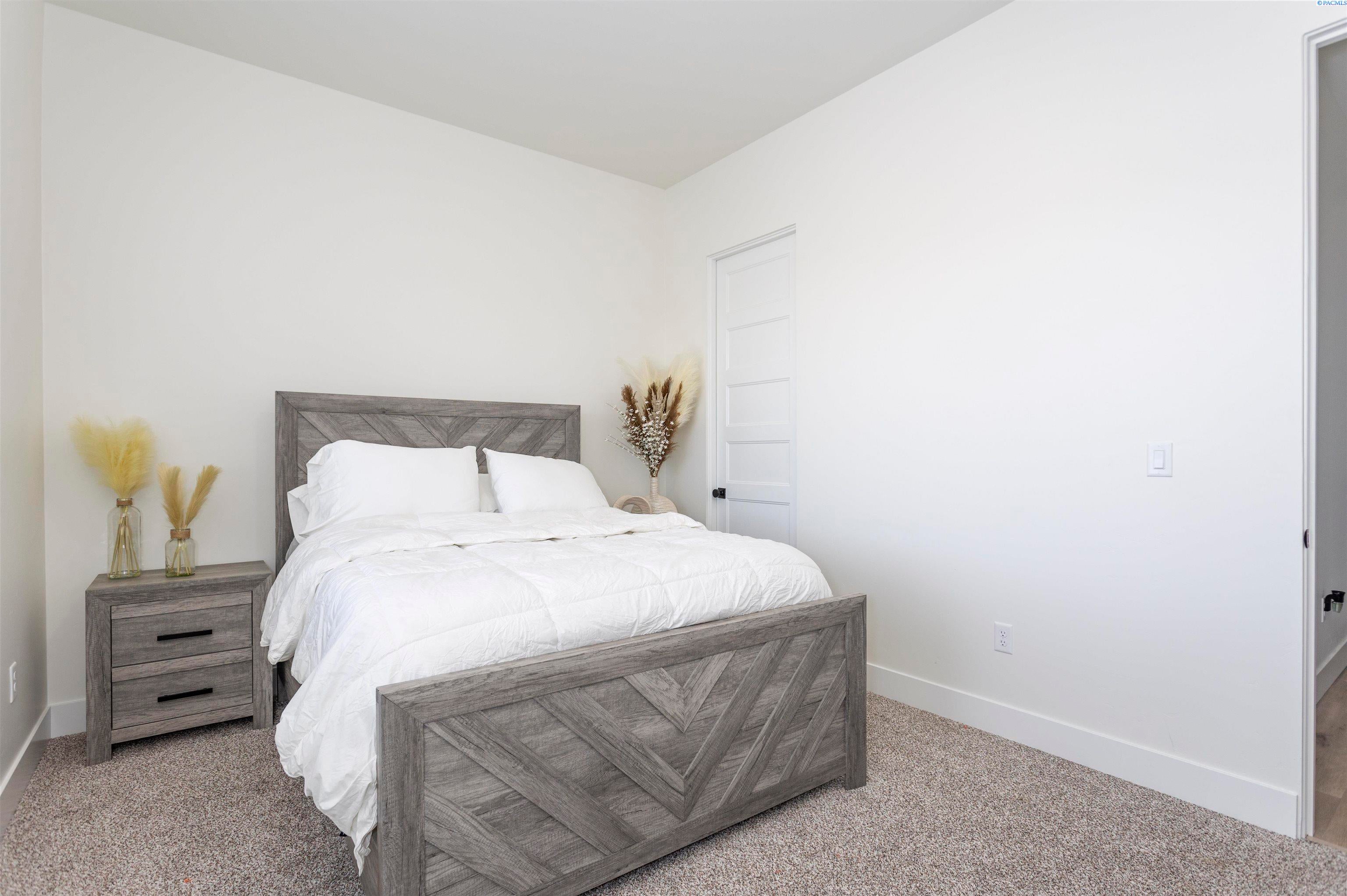 Kennewick, Washington, 99338, United States, 4 Bedrooms Bedrooms, ,3 BathroomsBathrooms,Residential,For Sale,2010743